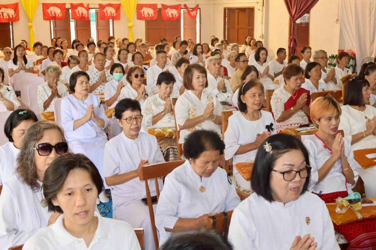 ภาพร่วมพิธีกรรมวัดดอนแท่น