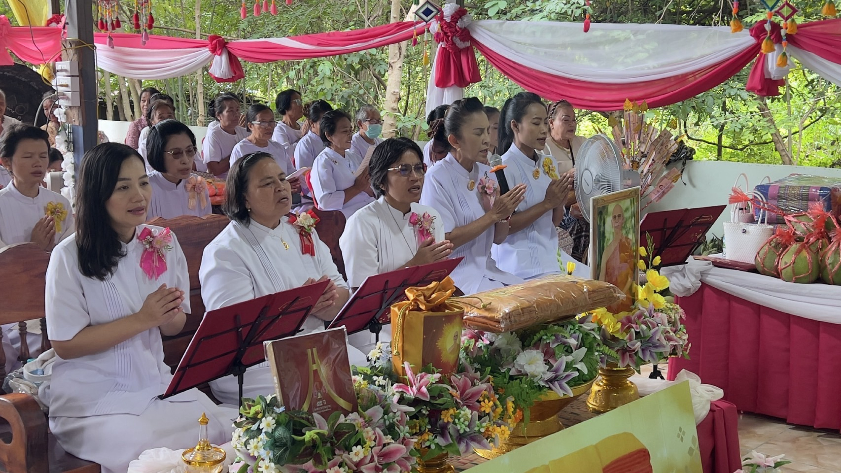 ภาพกล่าวคำถวายกฐินวัดป่าภูนกยูง