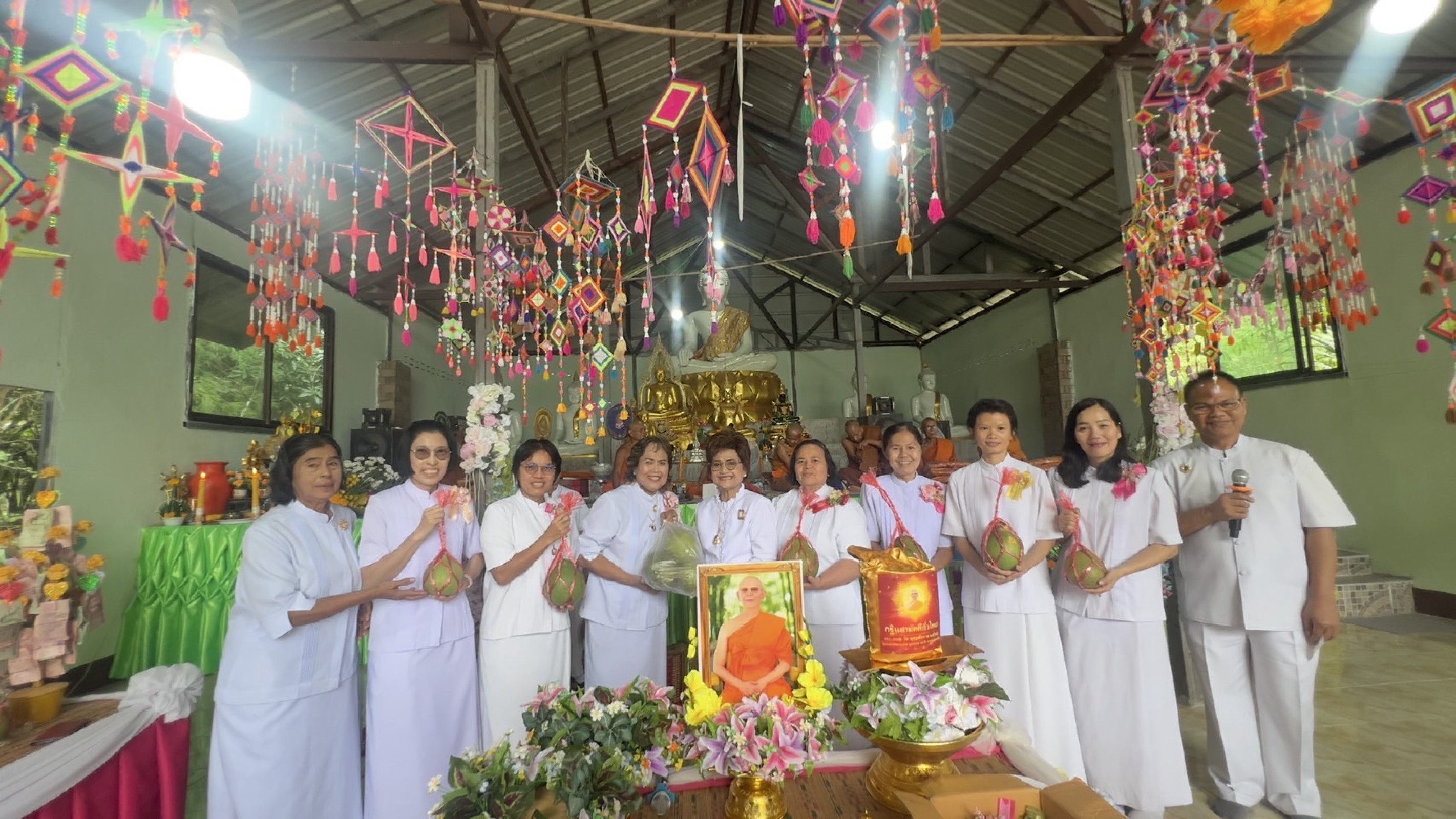 ภาพร่วมพิธีกรรมวัดป่าภูนกยูง