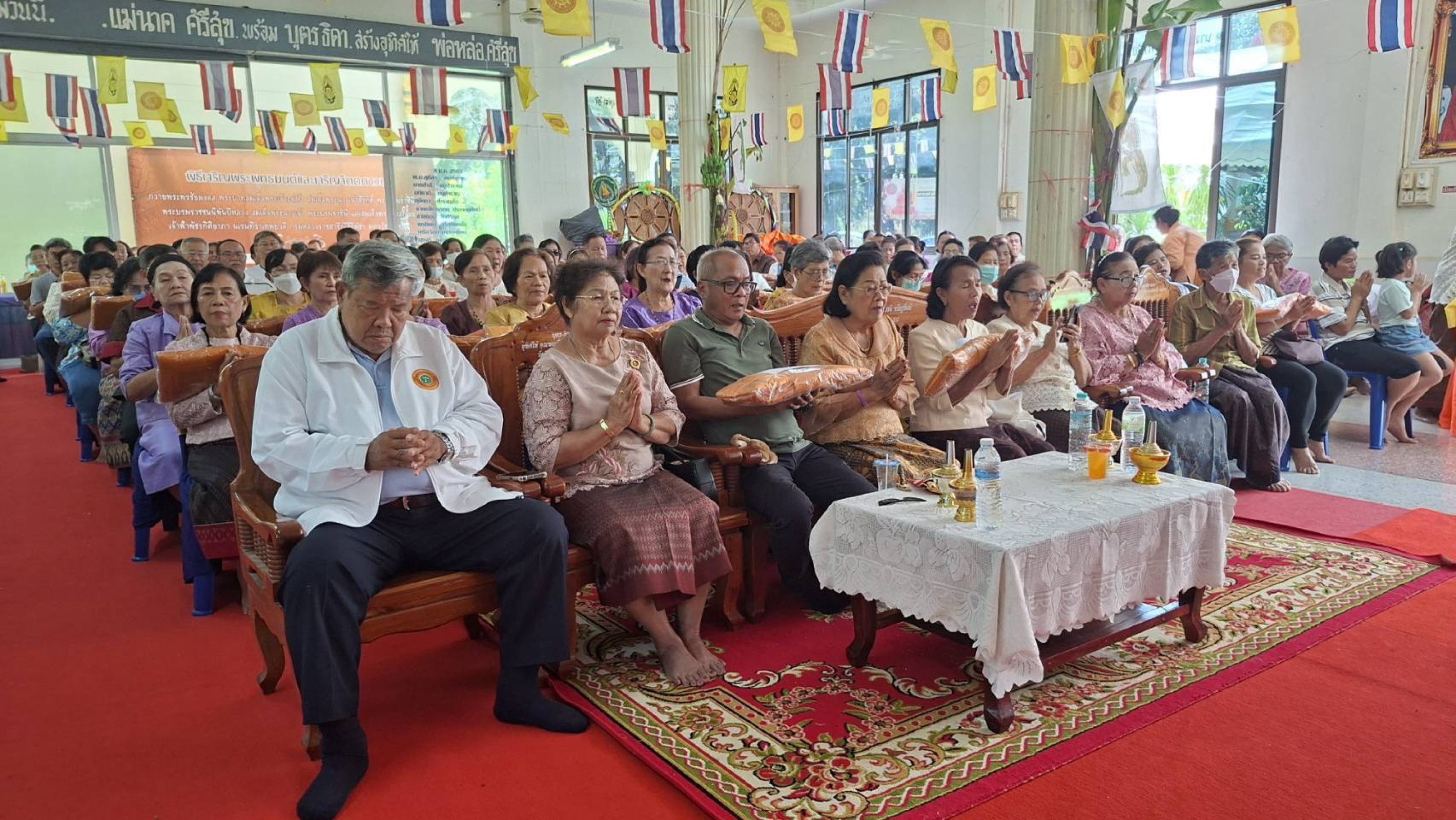 ภาพร่วมพิธีกรรมวัดอินทรวนาราม