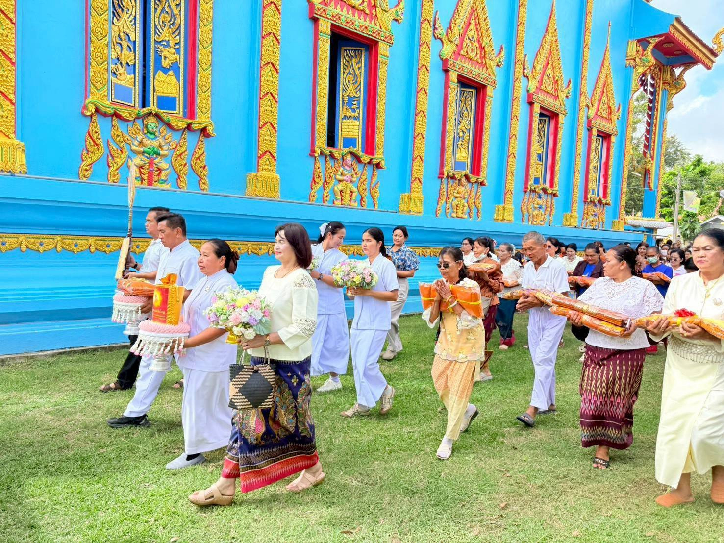 ภาพร่วมขบวนกฐินวัดธงไชยสว่างอรุณ