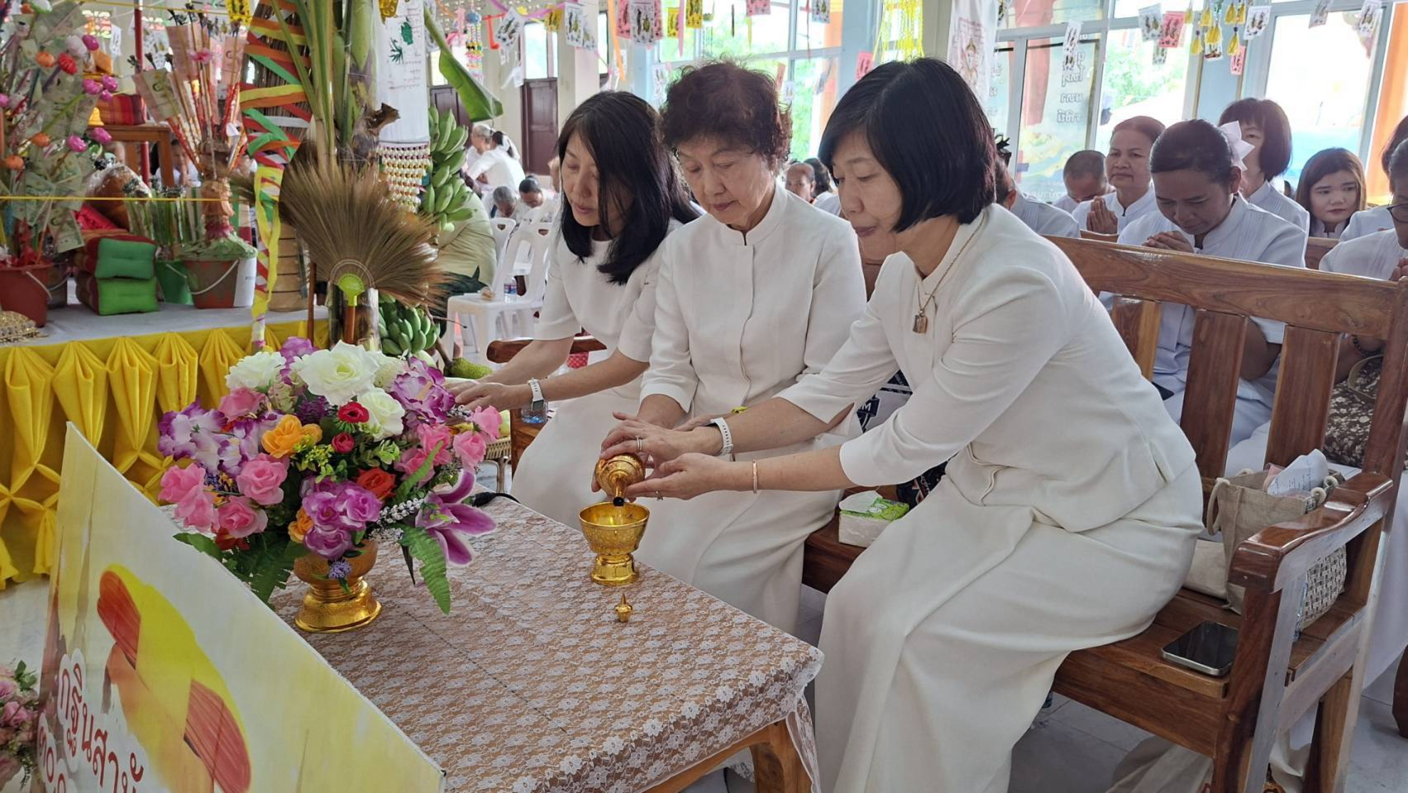 ภาพร่วมพิธีกรรมวัดทรงศิลา