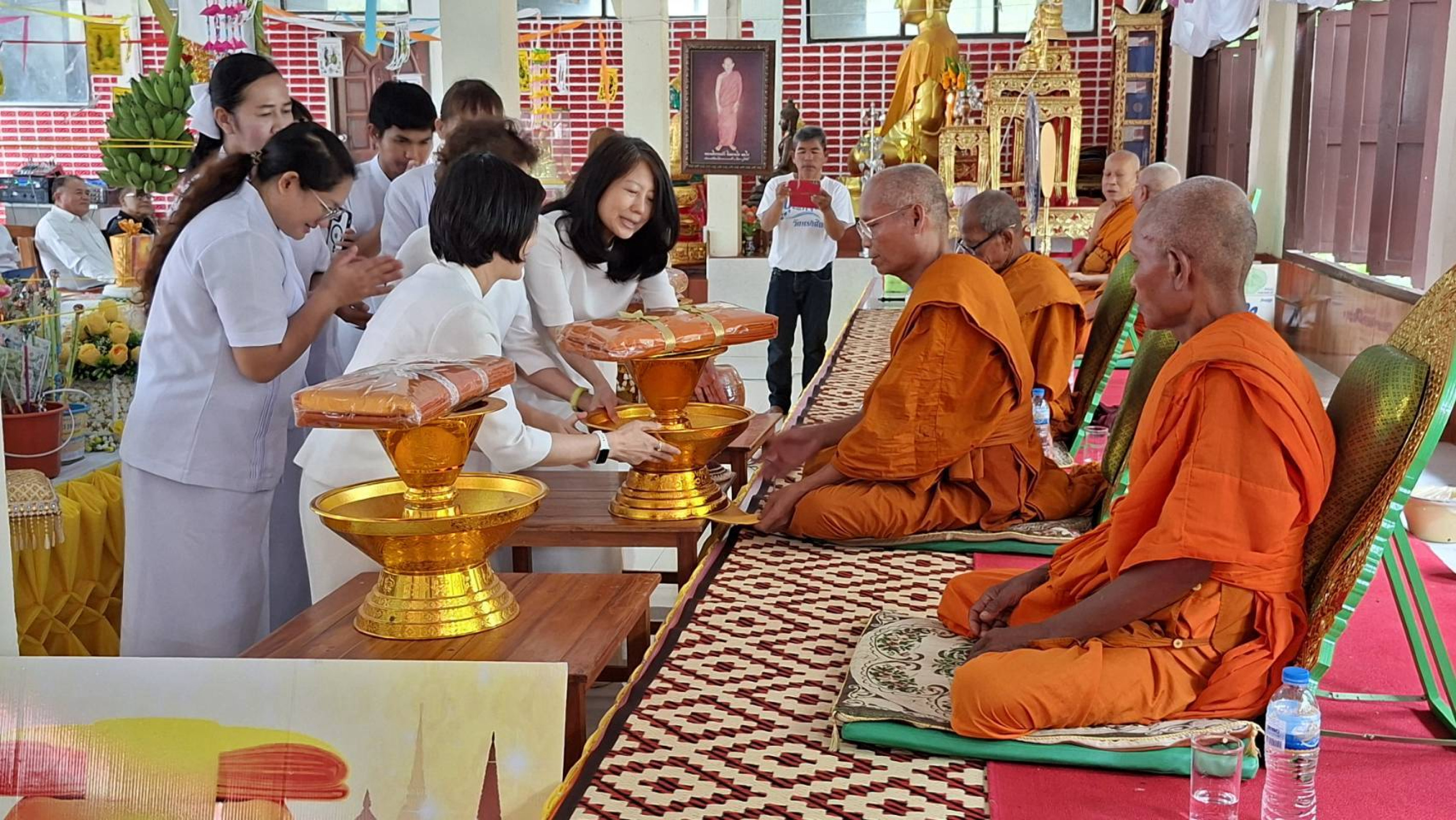 ภาพร่วมพิธีกรรมวัดทรงศิลา