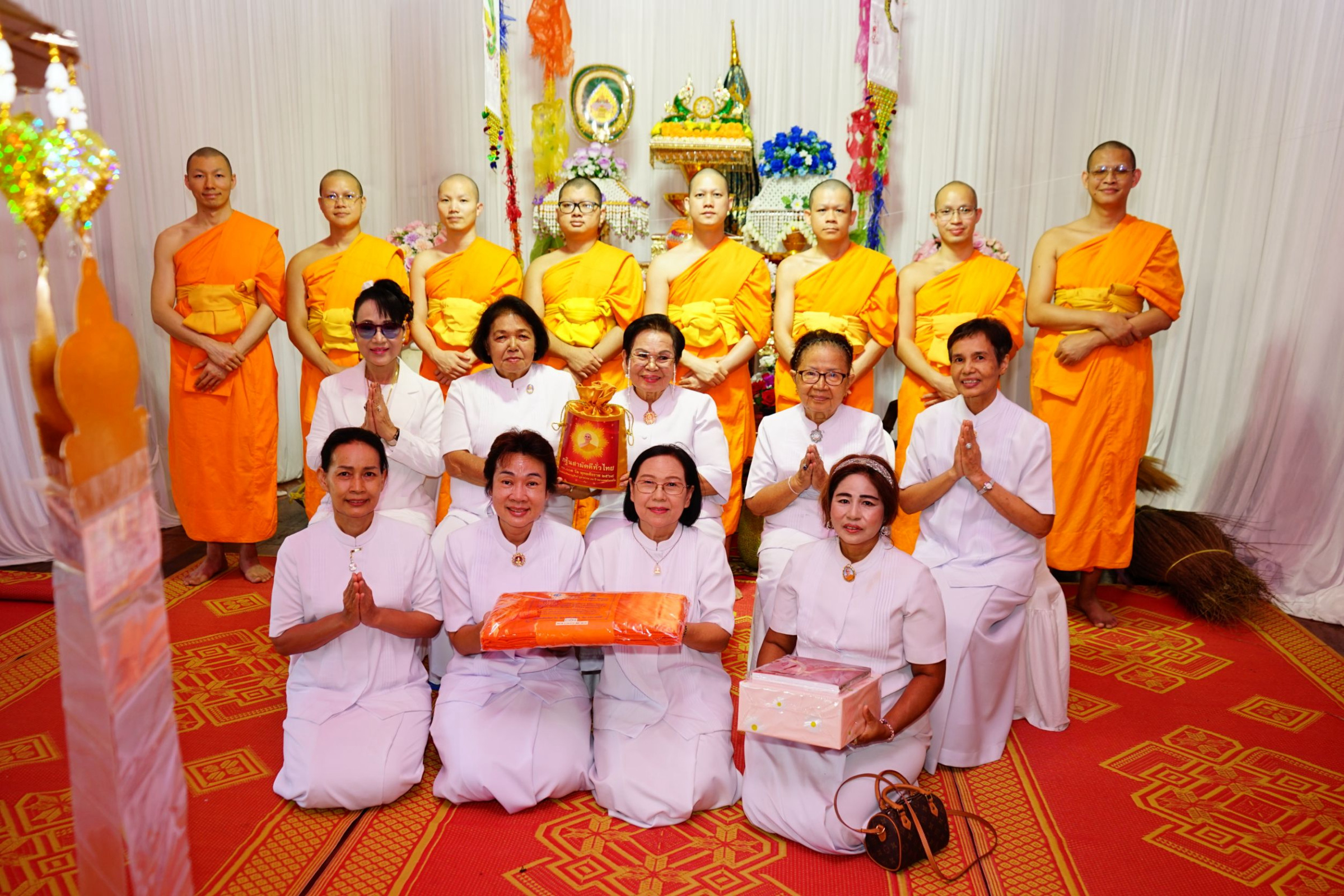 ภาพร่วมพิธีกรรมวัดสำพะเนียง