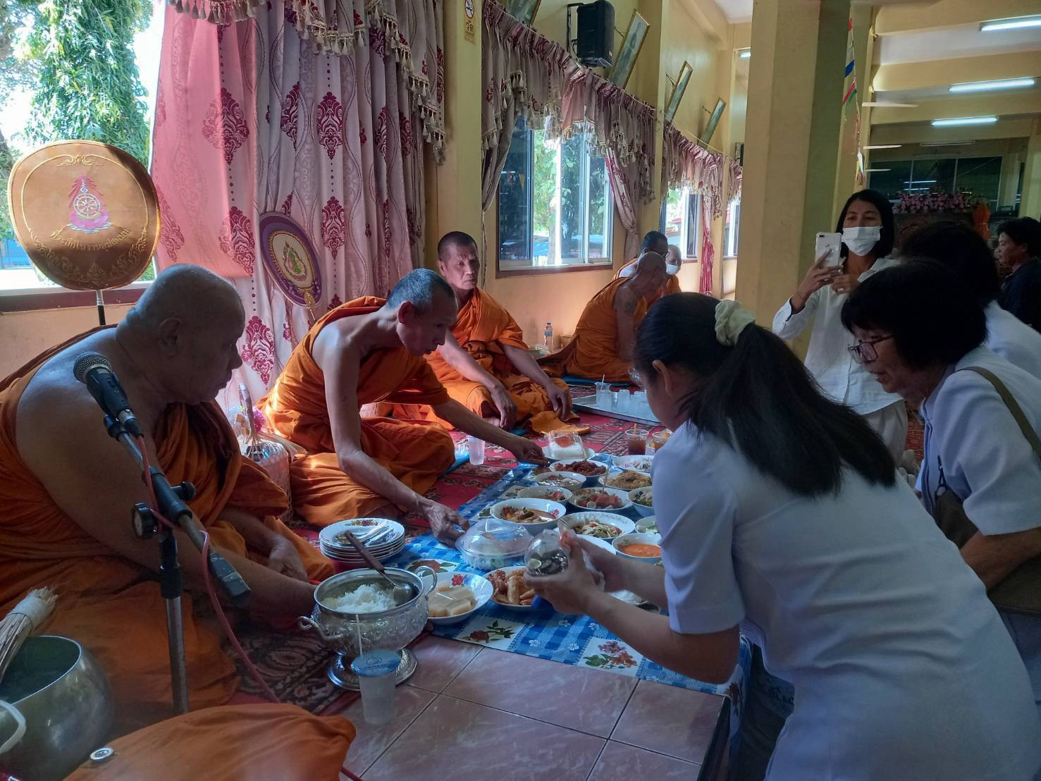 ภาพร่วมพิธีกรรมวัดหนองสรวง