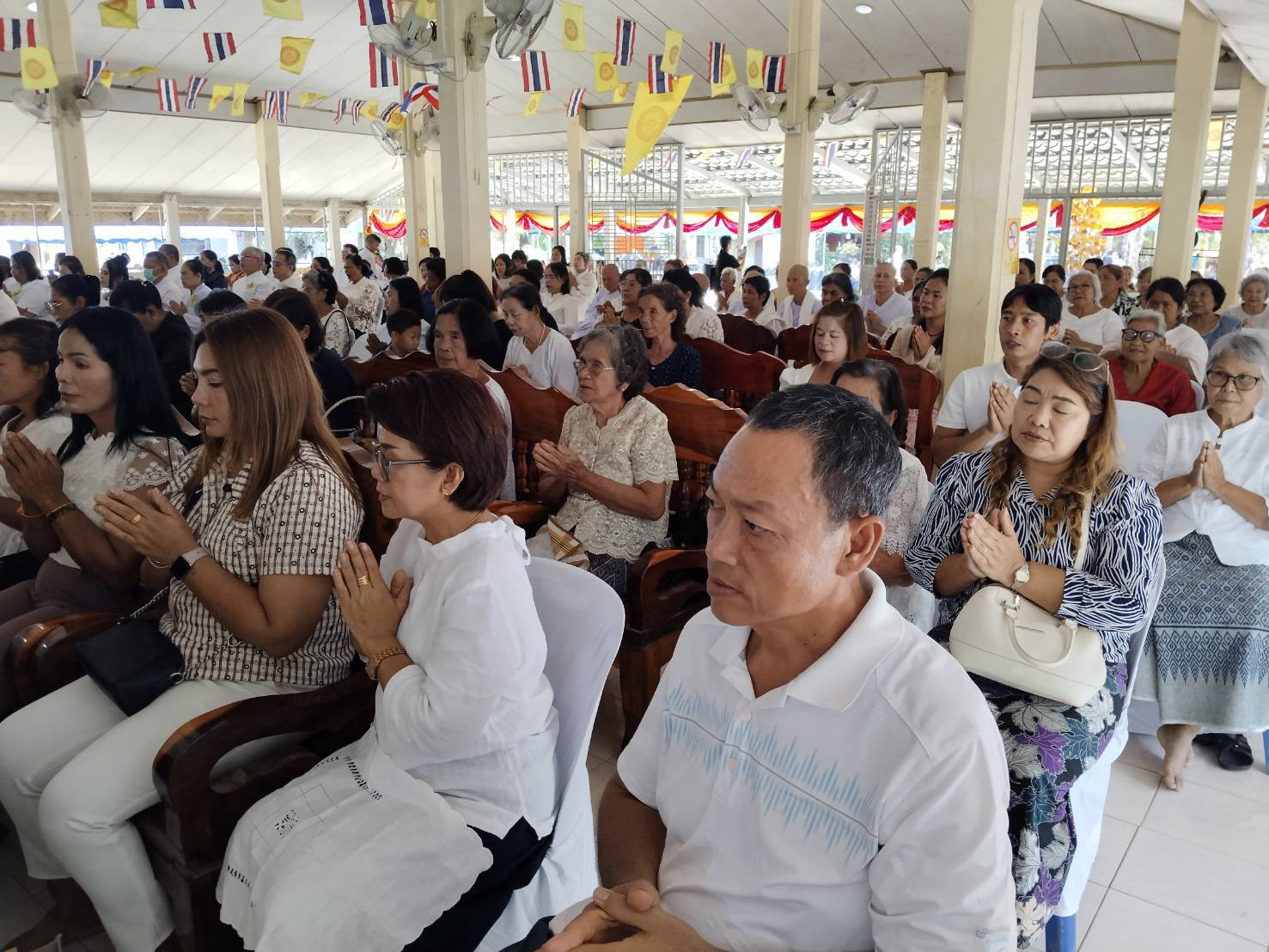 ภาพร่วมพิธีกรรมวัดลำไห