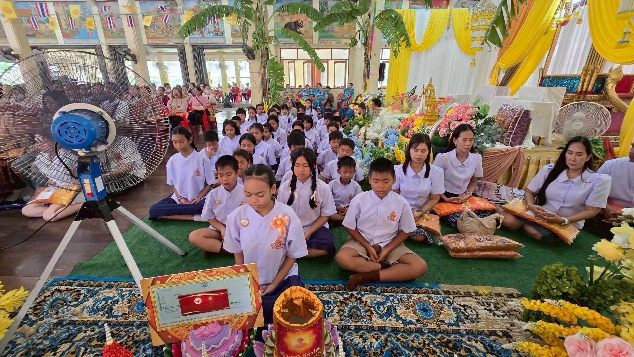 ภาพร่วมพิธีกรรมวัดศาลาลอย