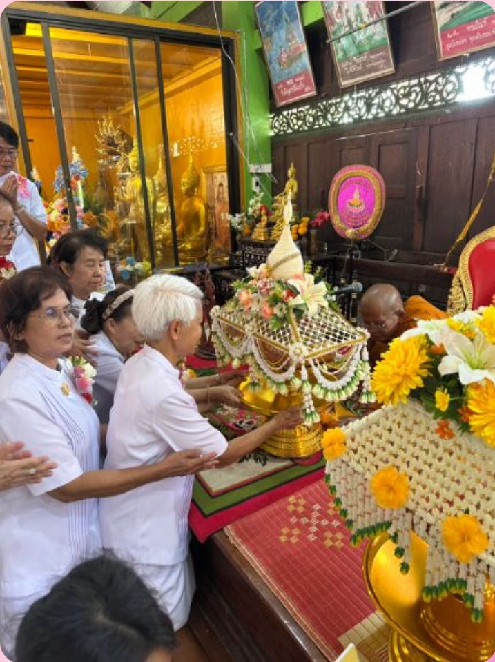 ภาพร่วมพิธีกรรมวัดนาค