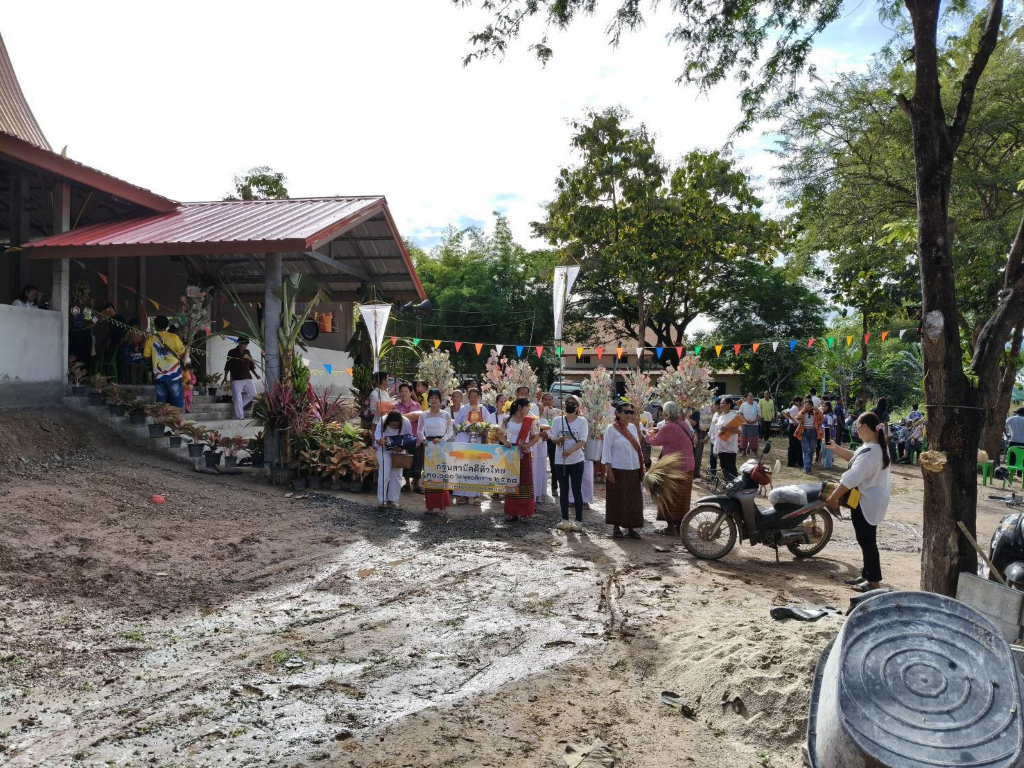 ภาพร่วมพิธีกรรมสำนักสงฆ์ศรีสุพรรณวนาราม