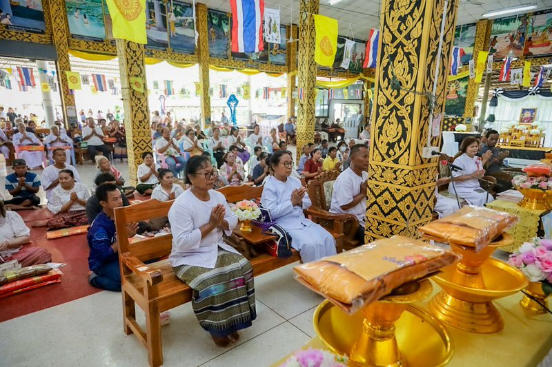 ภาพร่วมพิธีกรรมวัดหนองสระแก