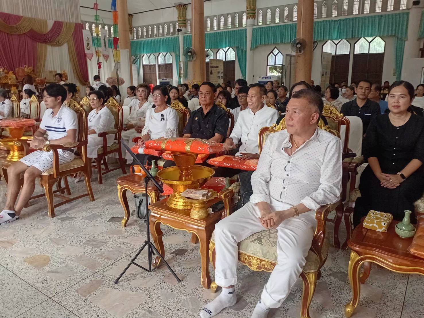 ภาพร่วมพิธีกรรมวัดบึงกระดาน