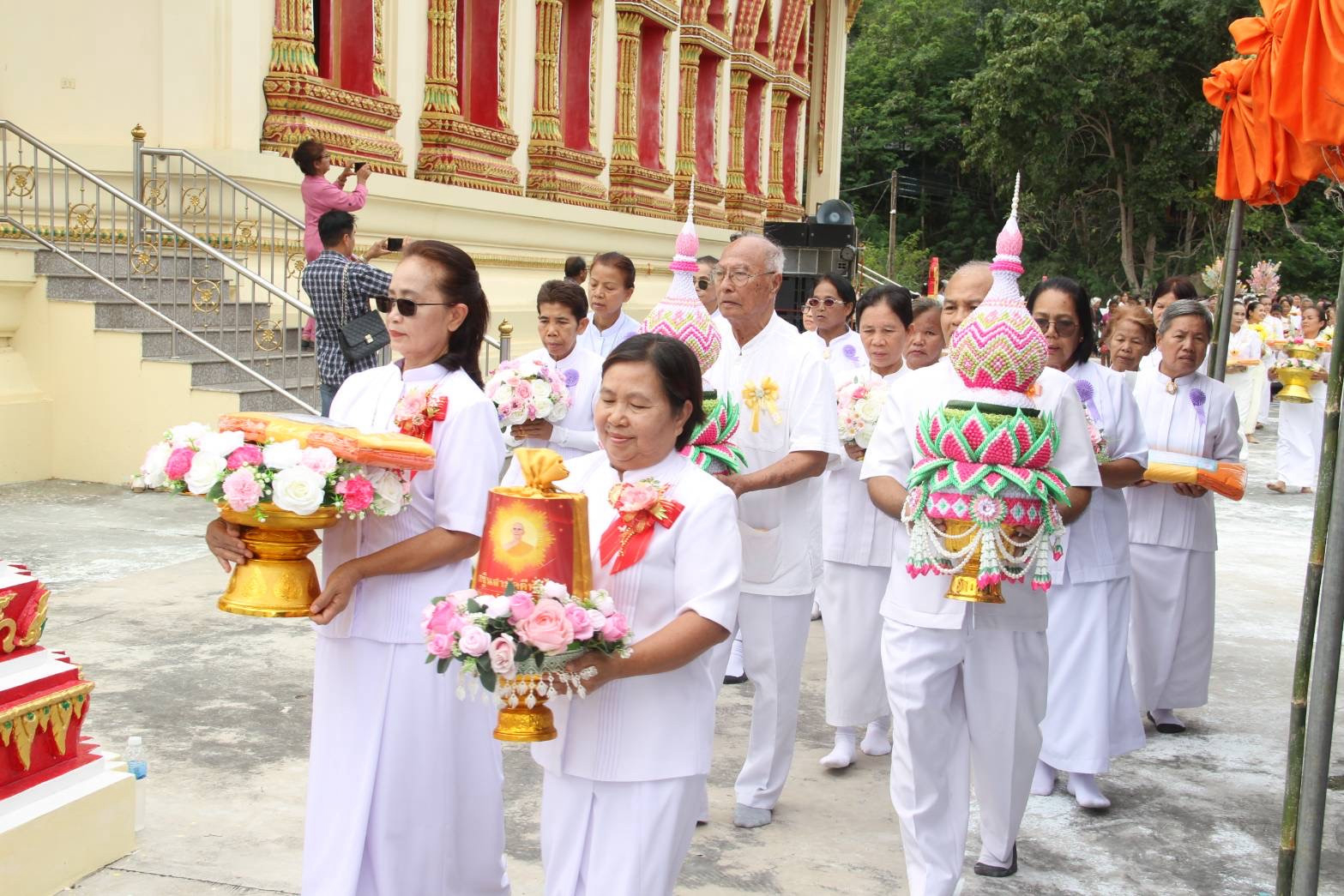 ภาพร่วมขบวนกฐินวัดเขาพญาปราบ
