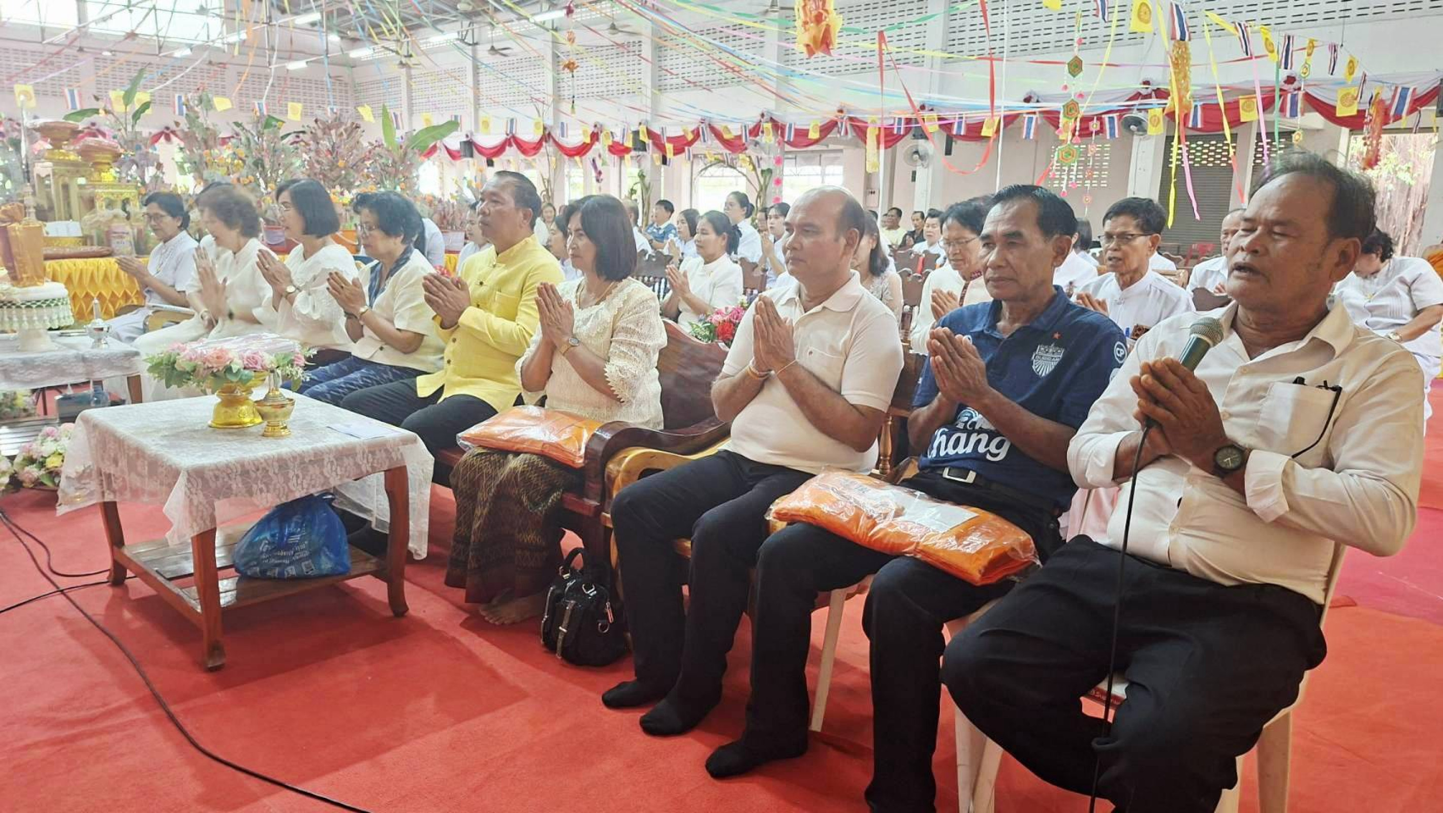 ภาพร่วมพิธีกรรมวัดบ้านบัว