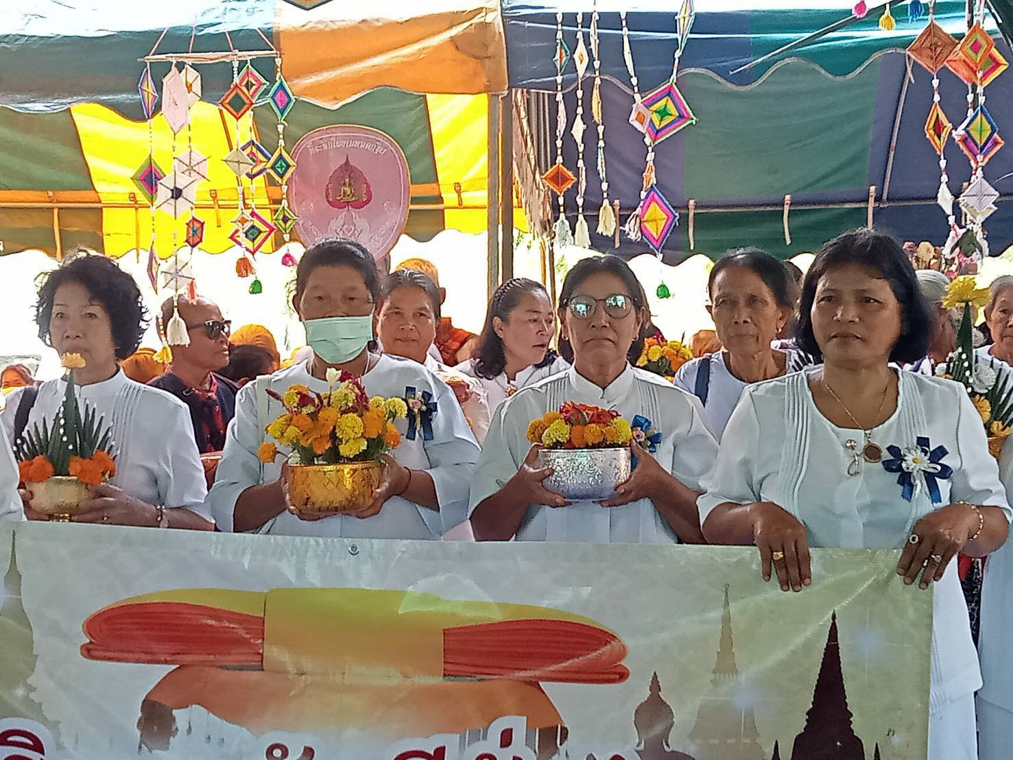 ภาพร่วมพิธีกรรมที่พักสงฆ์สวนธรรมะเกษตรนานาชาติ