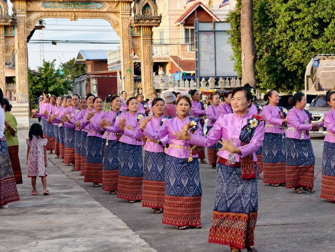 ภาพร่วมขบวนกฐินวัดสุวรรณนิคคลี