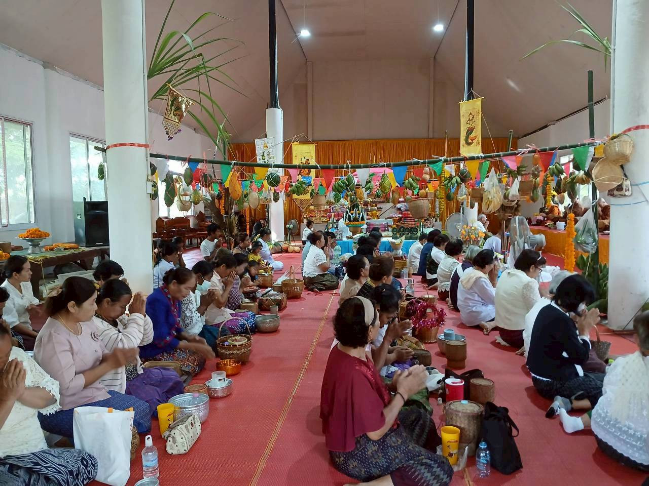 ภาพร่วมพิธีกรรมวัดป่าทุ่งนาหอย