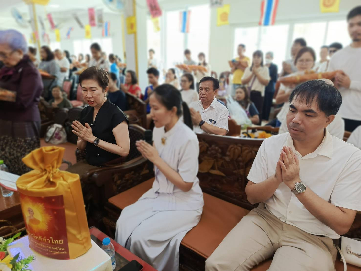 ภาพร่วมพิธีกรรมวัดเกาะชัน