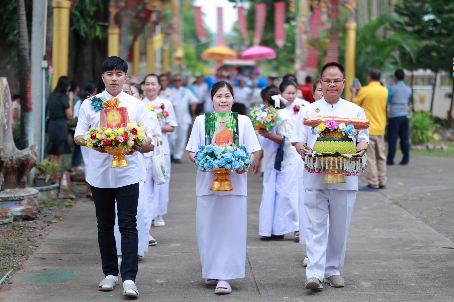 ภาพร่วมขบวนกฐินวัดเสนาถไพรบูลย์