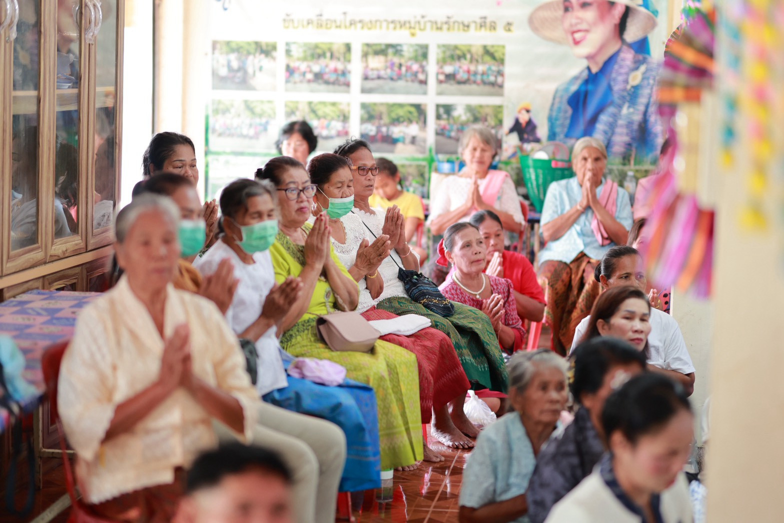 ภาพร่วมพิธีกรรมวัดเสนาถไพรบูลย์