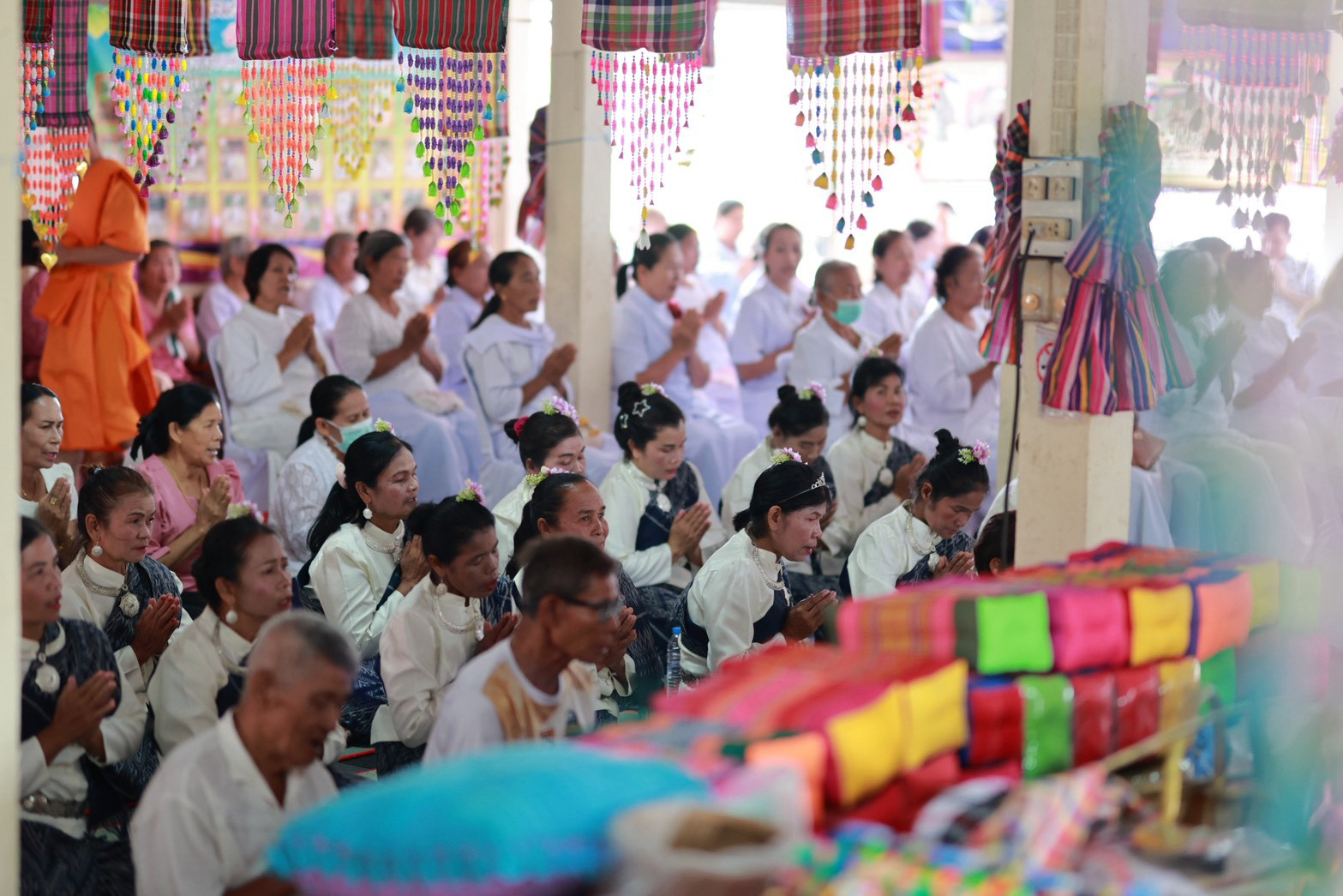 ภาพร่วมพิธีกรรมวัดเสนาถไพรบูลย์