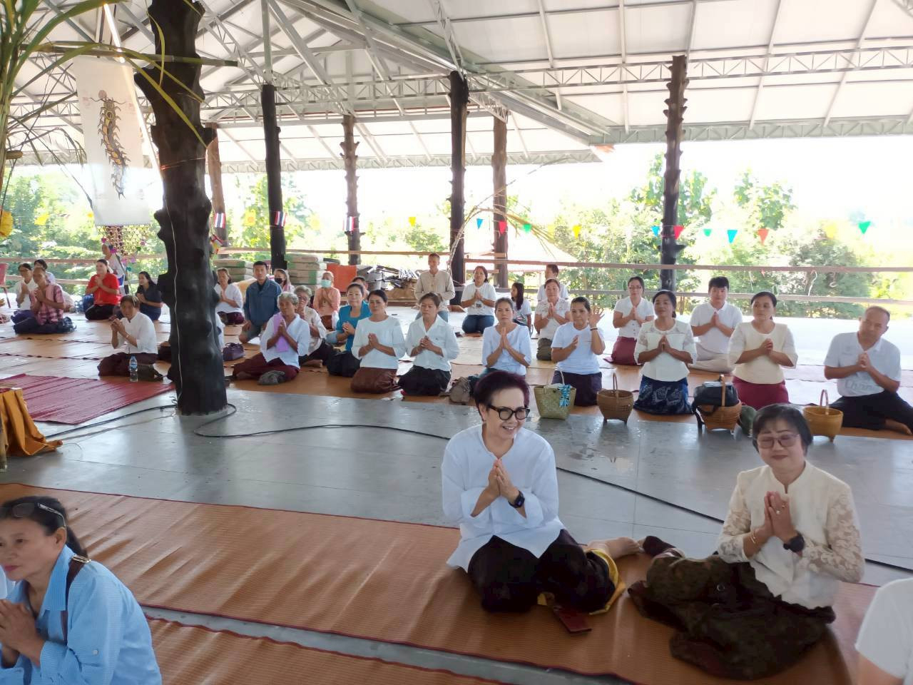 ภาพร่วมพิธีกรรมวัดป่าศรีโนนรัง