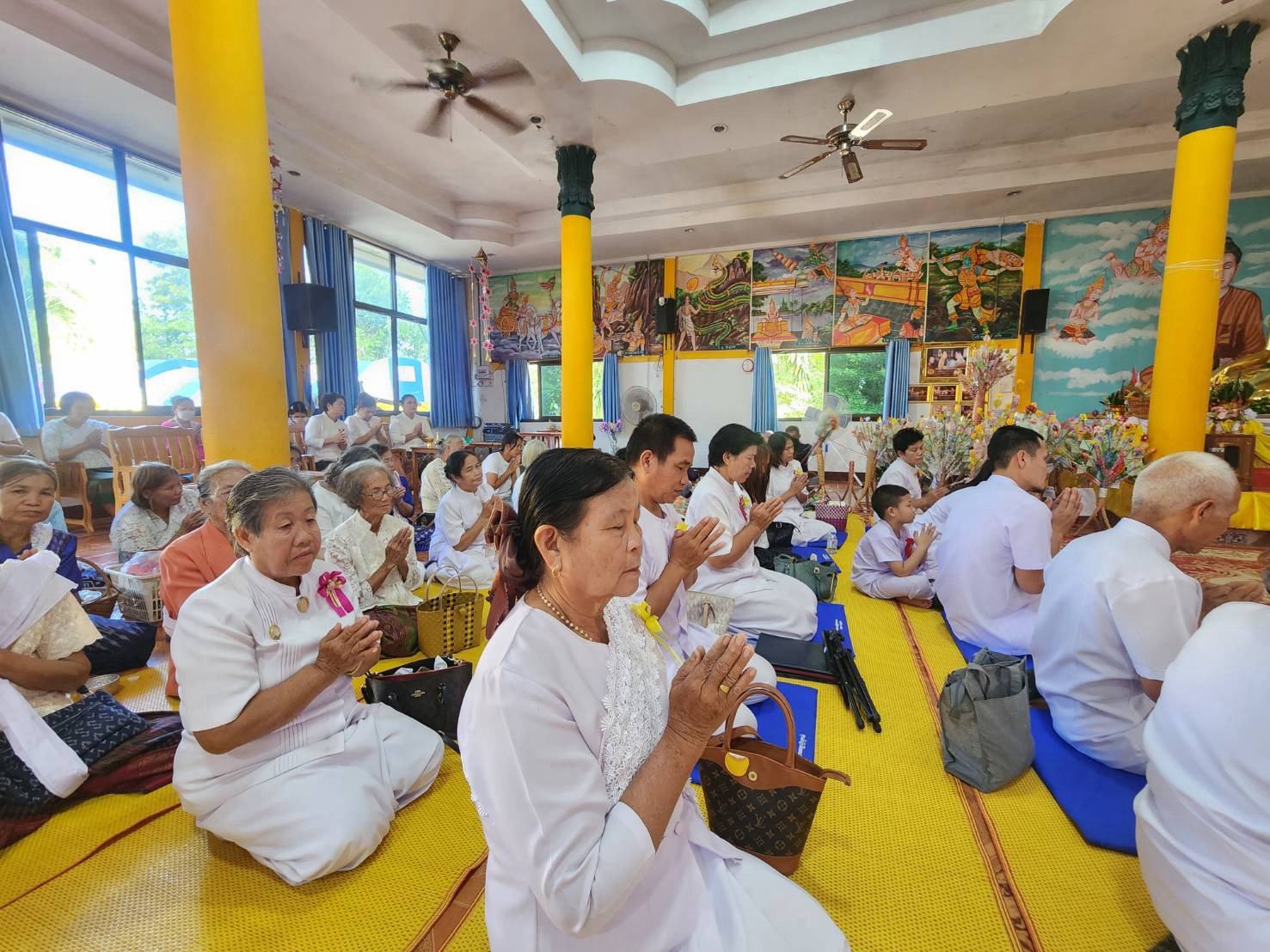 ภาพร่วมพิธีกรรมวัดศรีสัตตนาค