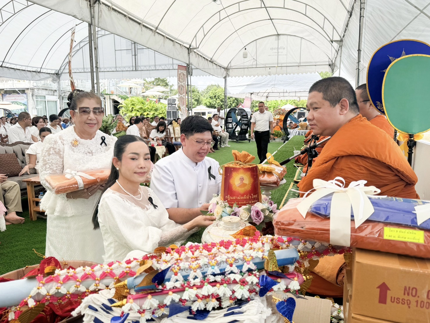 ภาพการถวายปัจจัยวัดอาคมสิทธาภรณ์