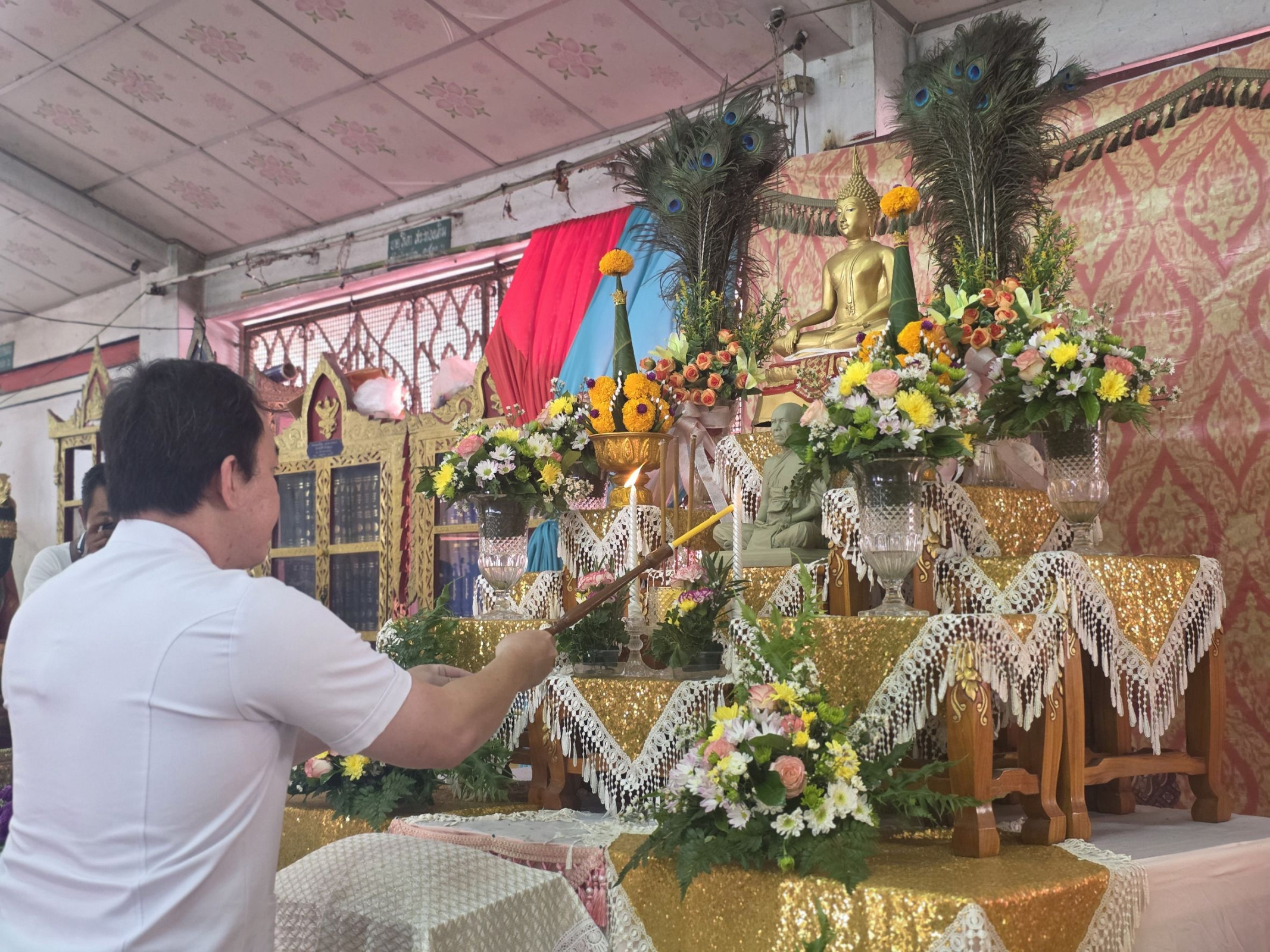 ภาพร่วมพิธีกรรมวัดสระสี่มุม