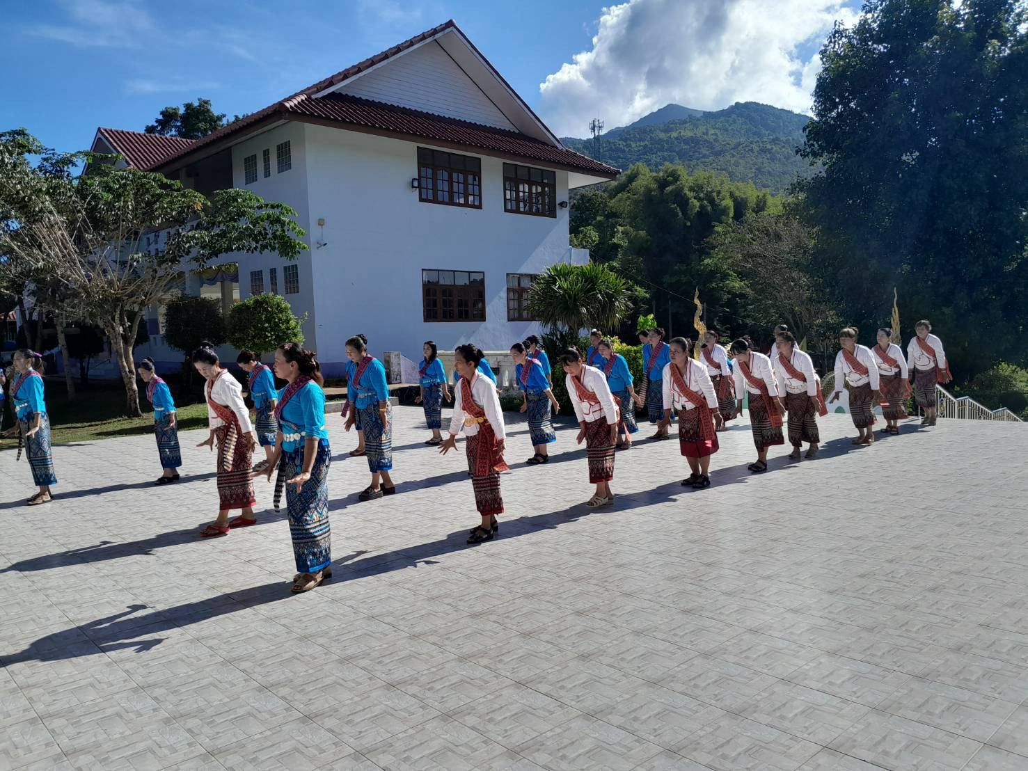 ภาพร่วมพิธีกรรมวัดน้ำไคร้