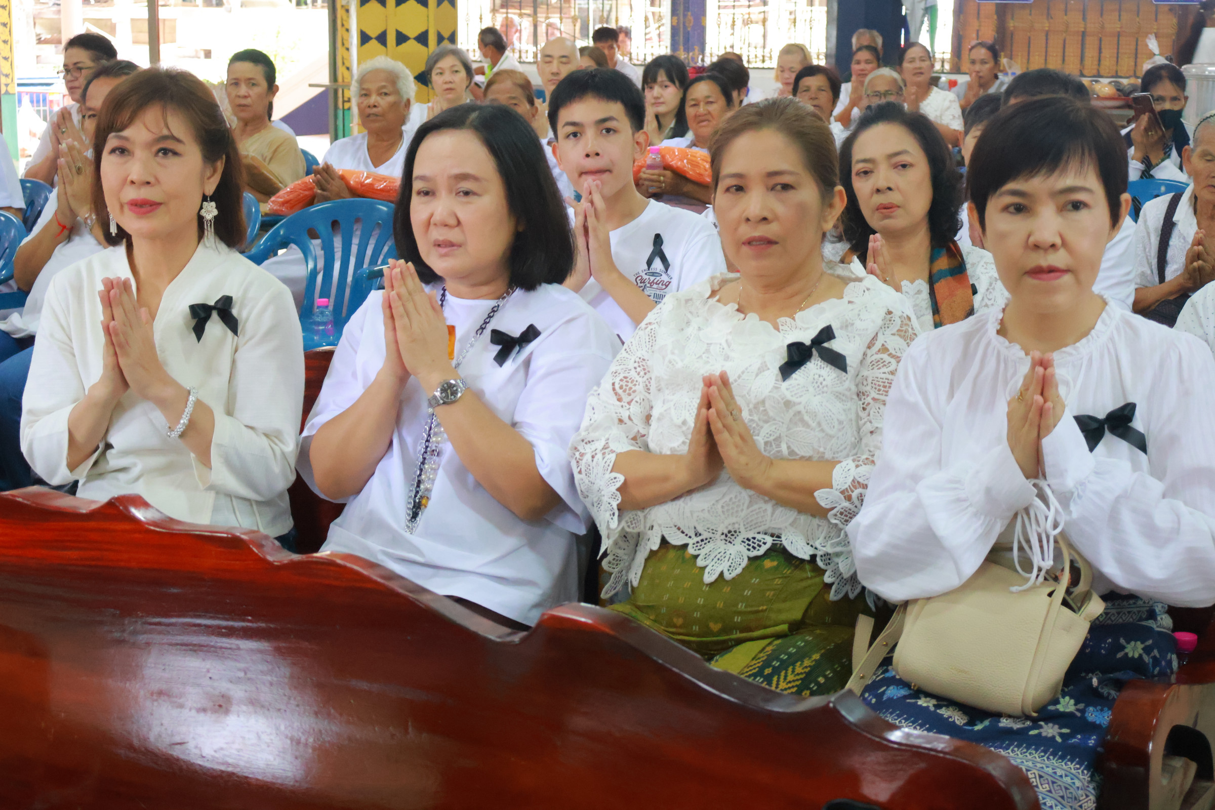 ภาพร่วมพิธีกรรมวัดทับผึ้ง