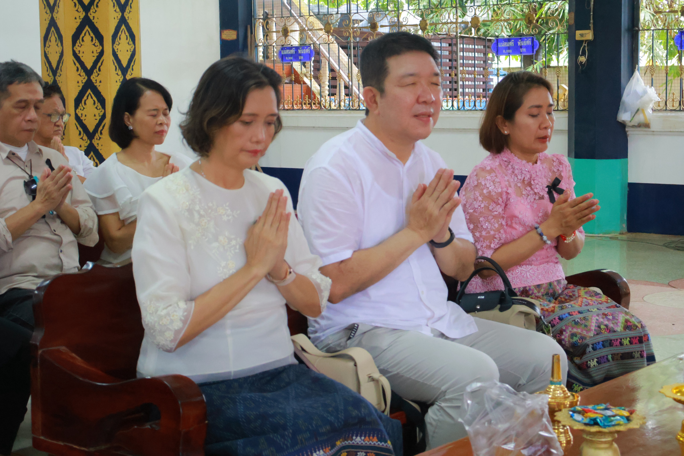 ภาพร่วมพิธีกรรมวัดทับผึ้ง