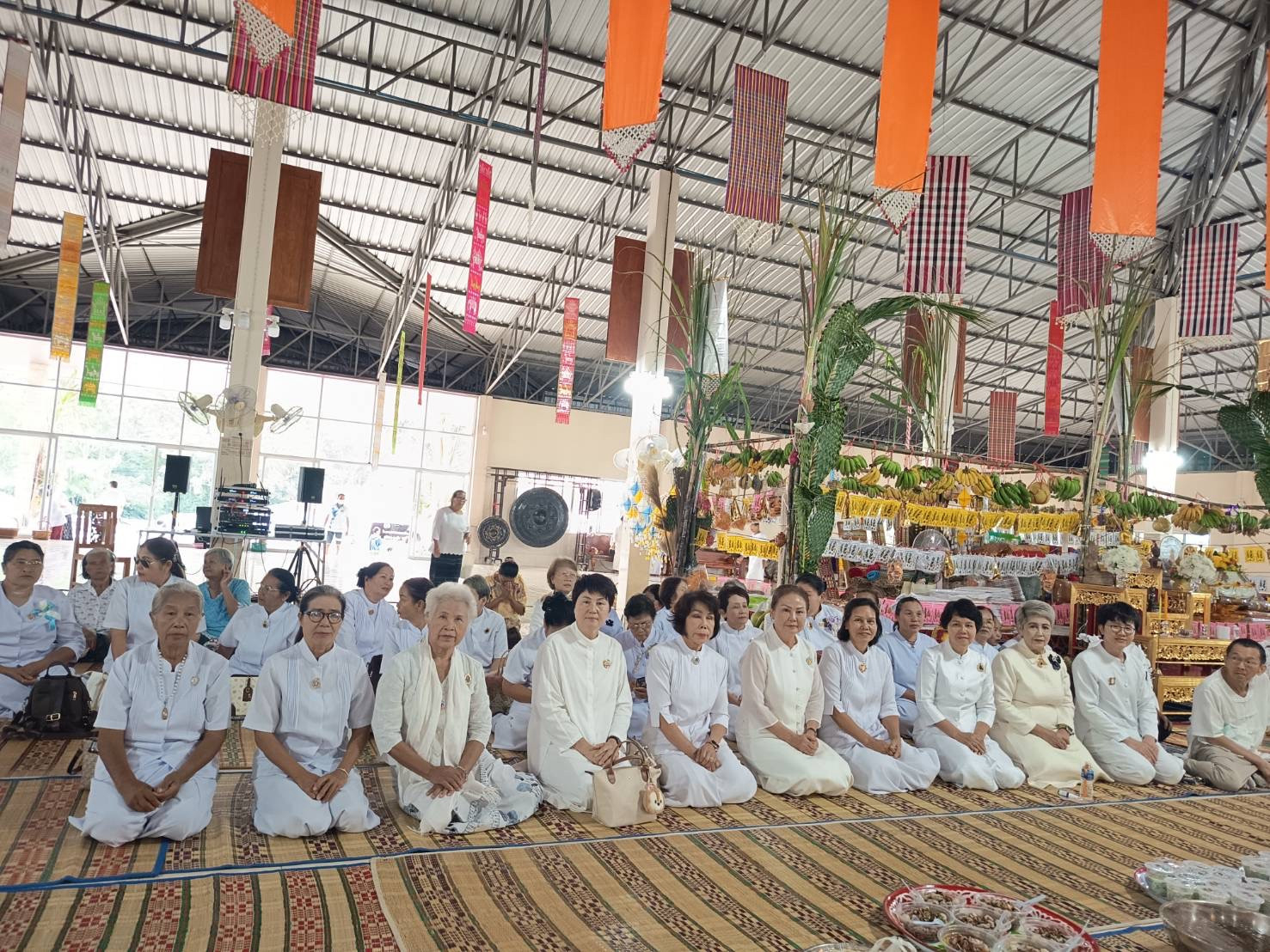 ภาพร่วมพิธีกรรมวัดป่าท่าสวย