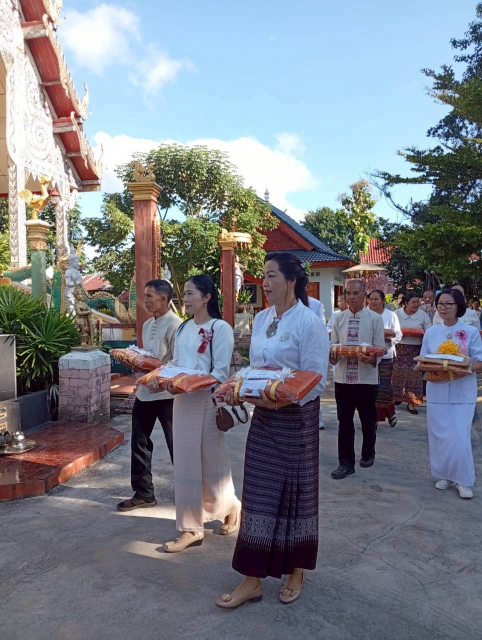 ภาพร่วมพิธีกรรมวัดหนองบัว