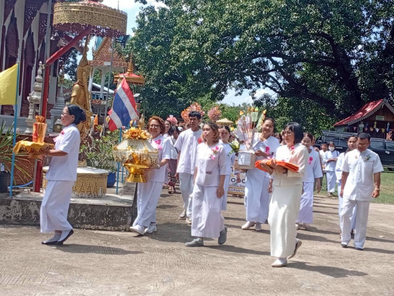 ภาพร่วมขบวนกฐินวัดหนองป่าค่า