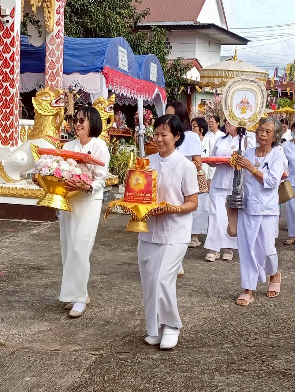 ภาพร่วมขบวนกฐินวัดร้อง