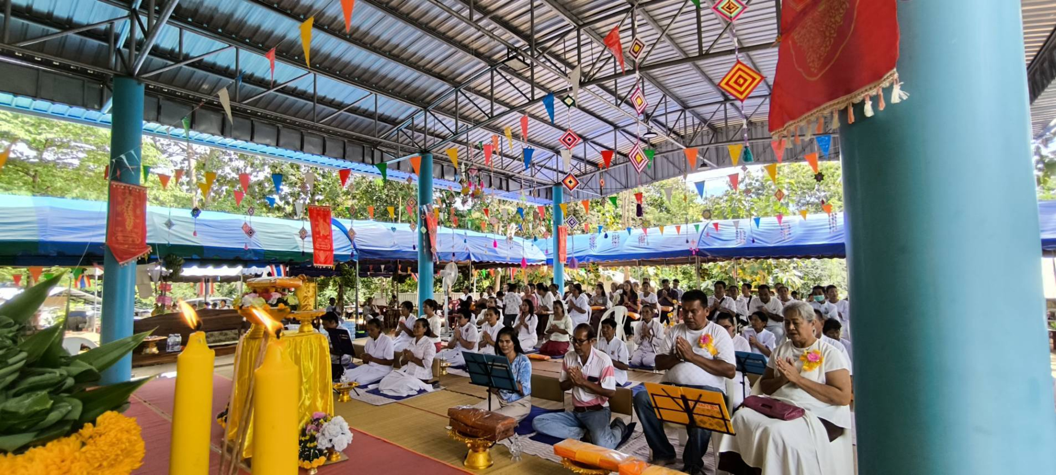 ภาพร่วมพิธีกรรมศูนย์ปฏิบัติธรรมแก้วผาคำ