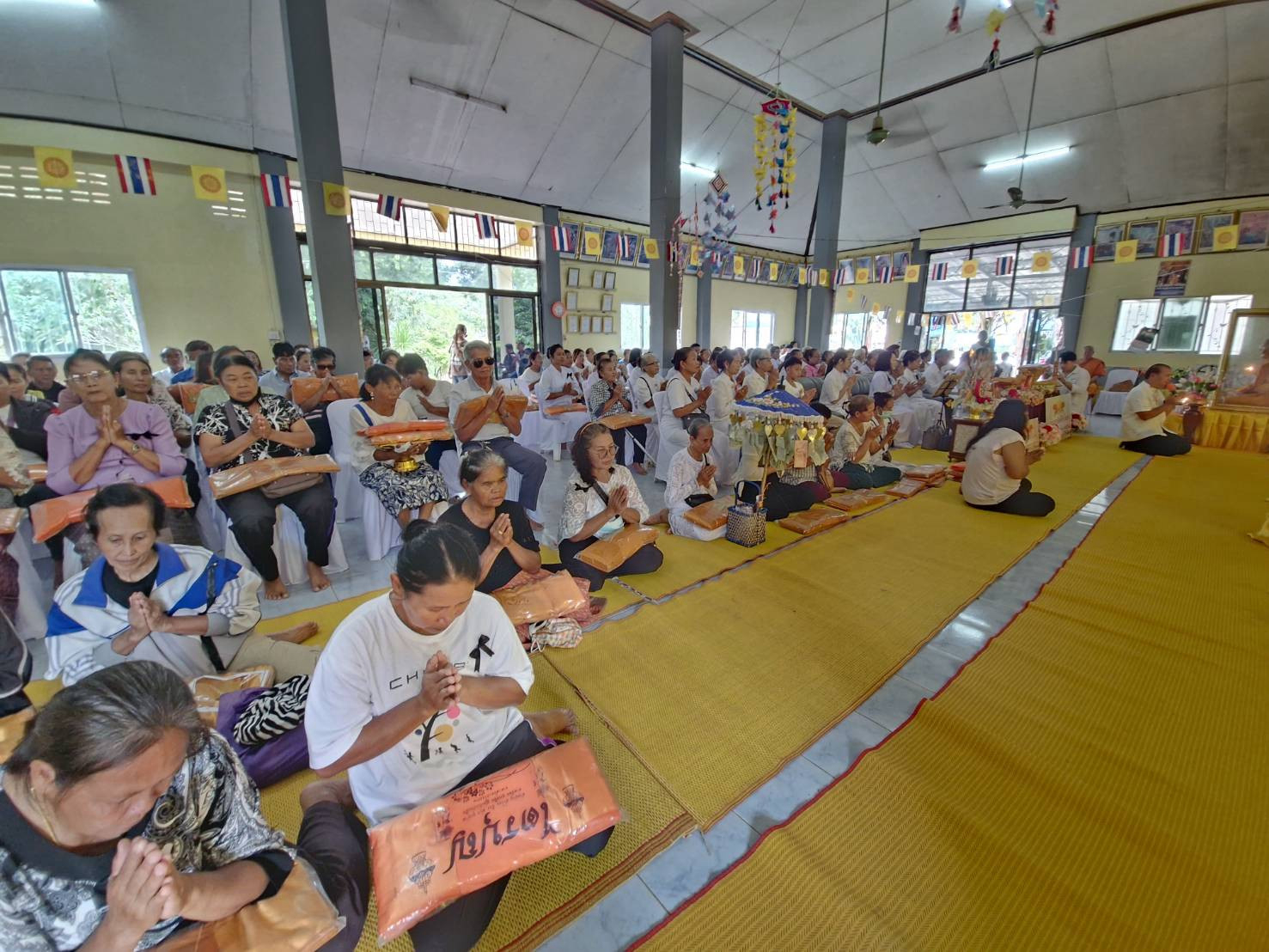 ภาพร่วมพิธีกรรมวัดซับหมี