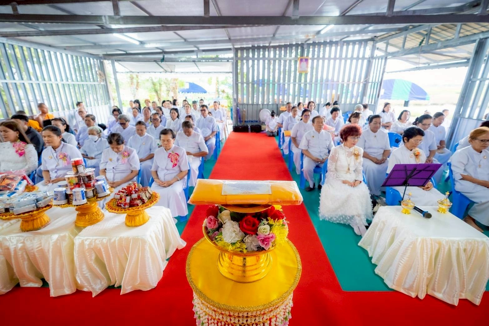 ภาพร่วมพิธีกรรมศูนย์ปฏิบัติธรรมคงธรรม