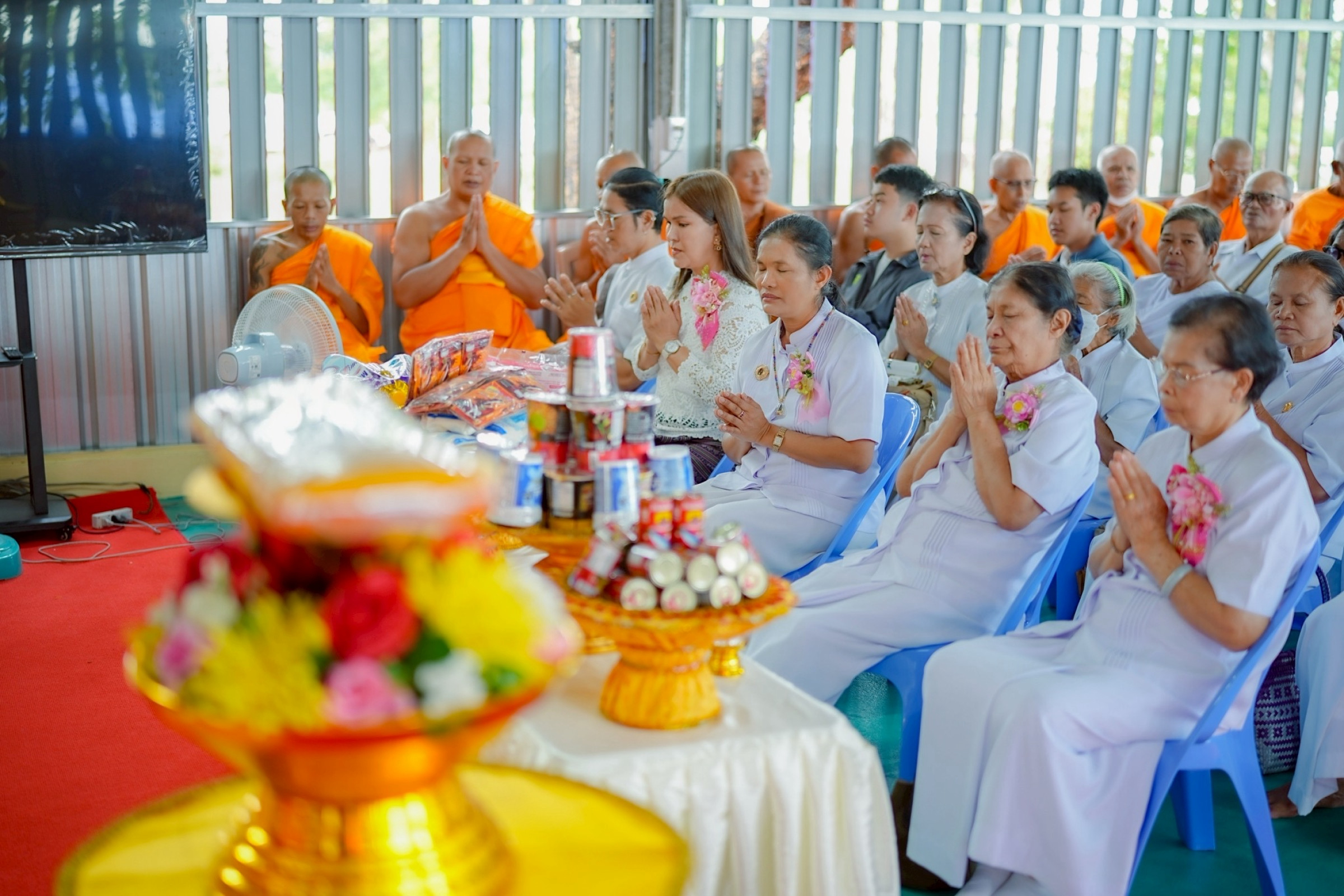 ภาพร่วมพิธีกรรมศูนย์ปฏิบัติธรรมคงธรรม