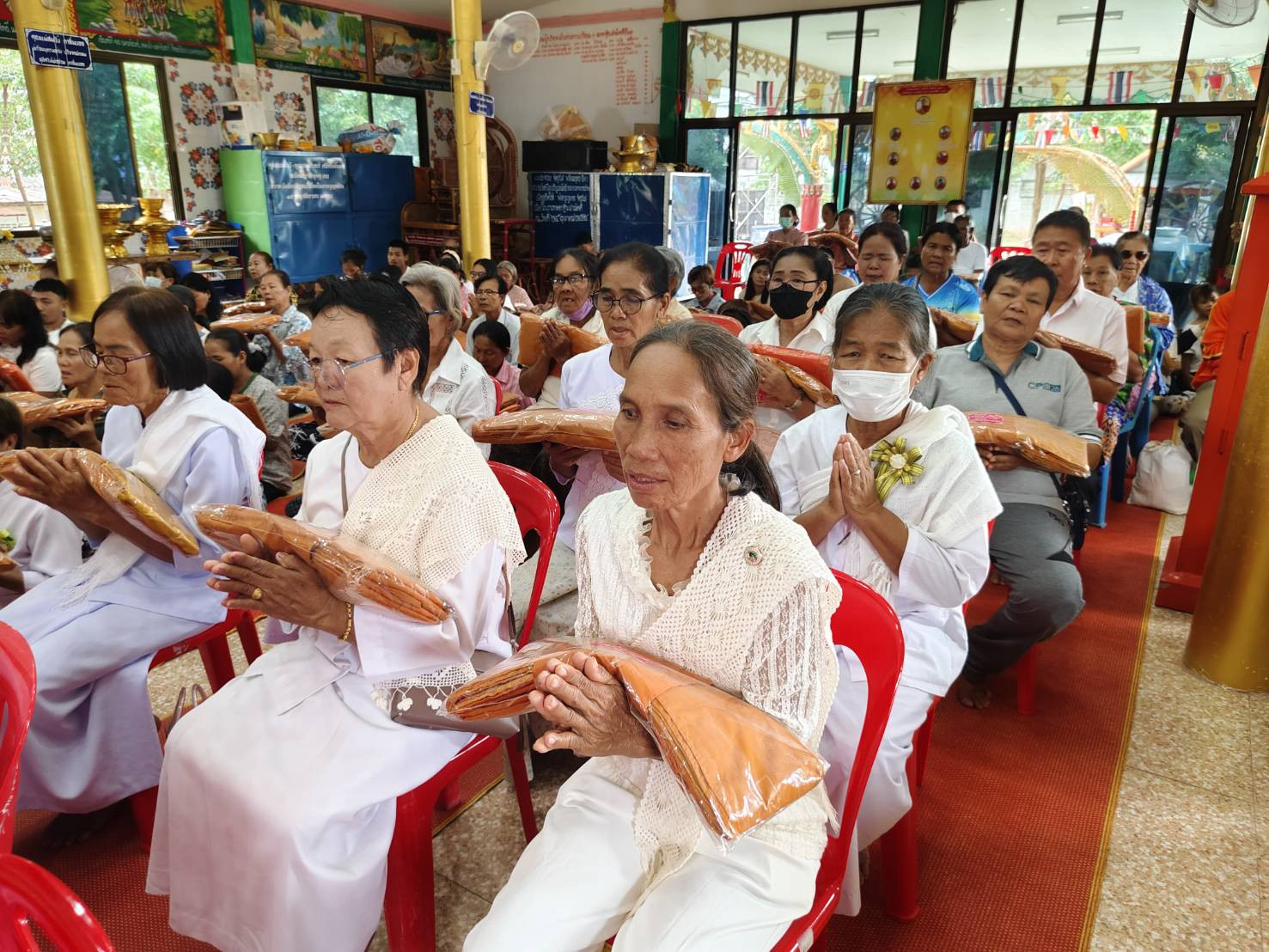 ภาพร่วมพิธีกรรมวัดบึงบริบูรณ์