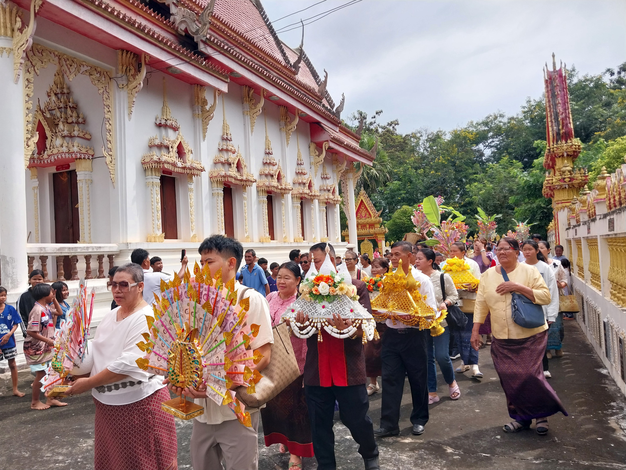 ภาพร่วมพิธีกรรมวัดสันติธรรมาวาส