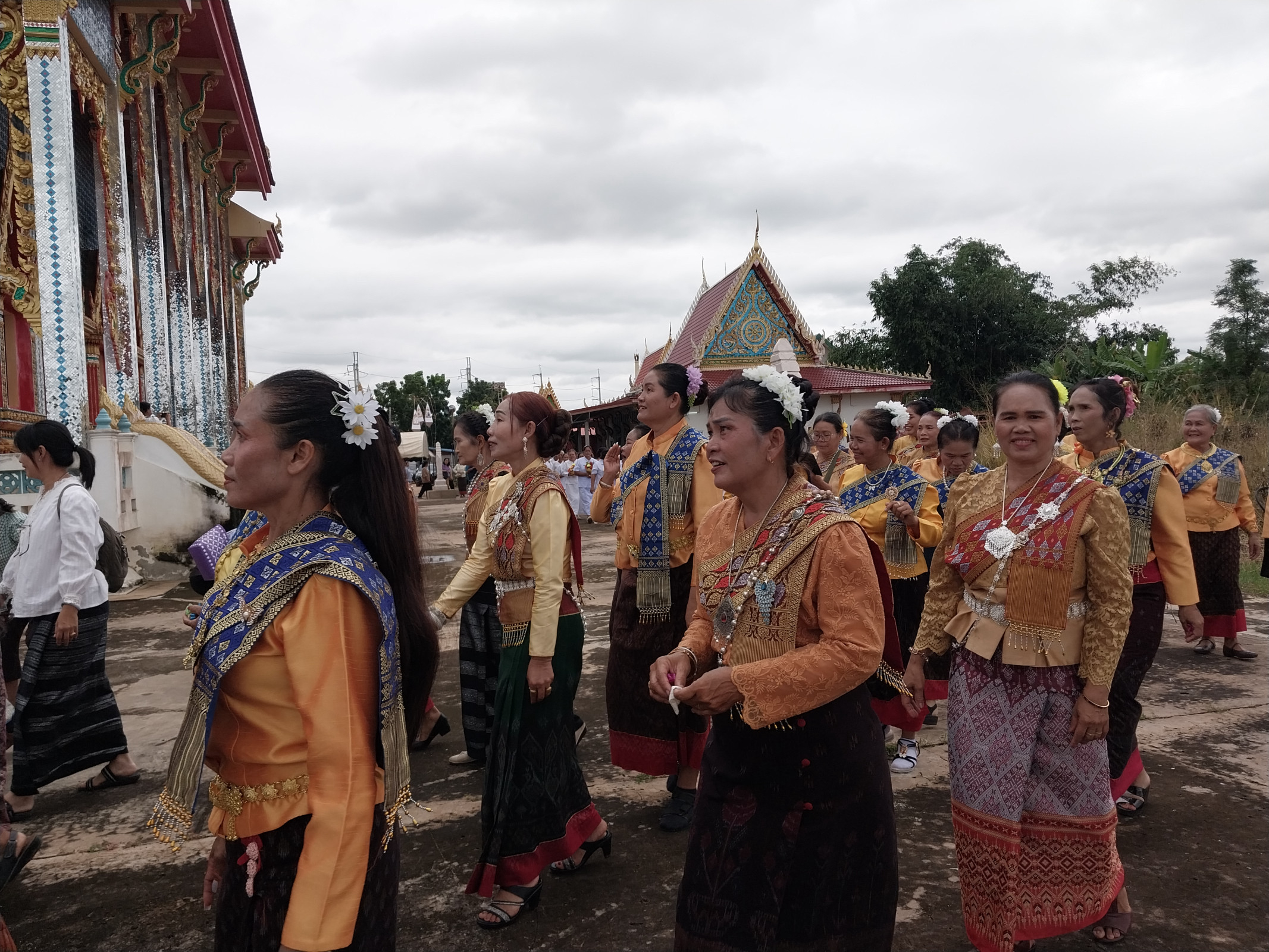 ภาพร่วมพิธีกรรมวัดเสลา