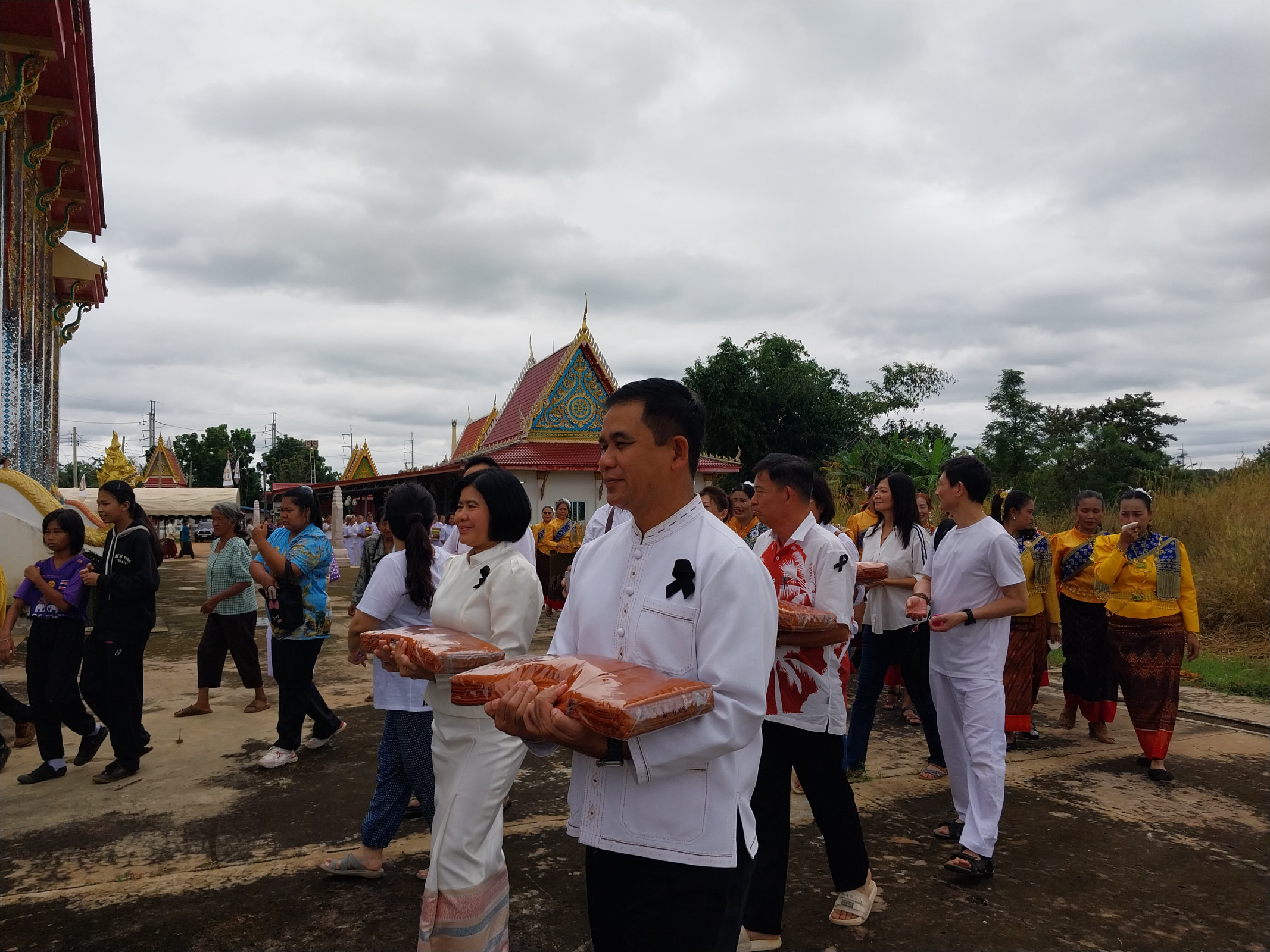 ภาพร่วมพิธีกรรมวัดเสลา