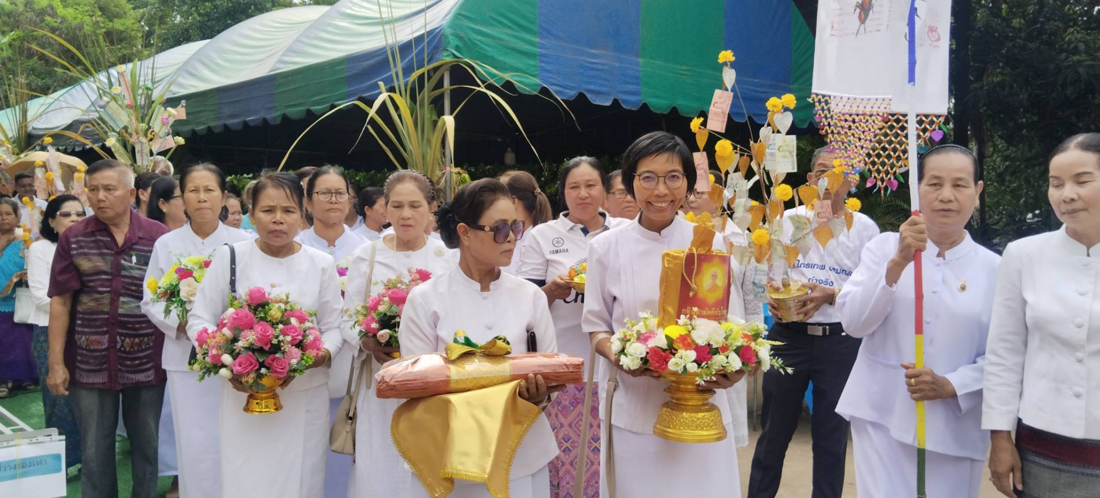 ภาพร่วมขบวนกฐินวัดหนองยาง