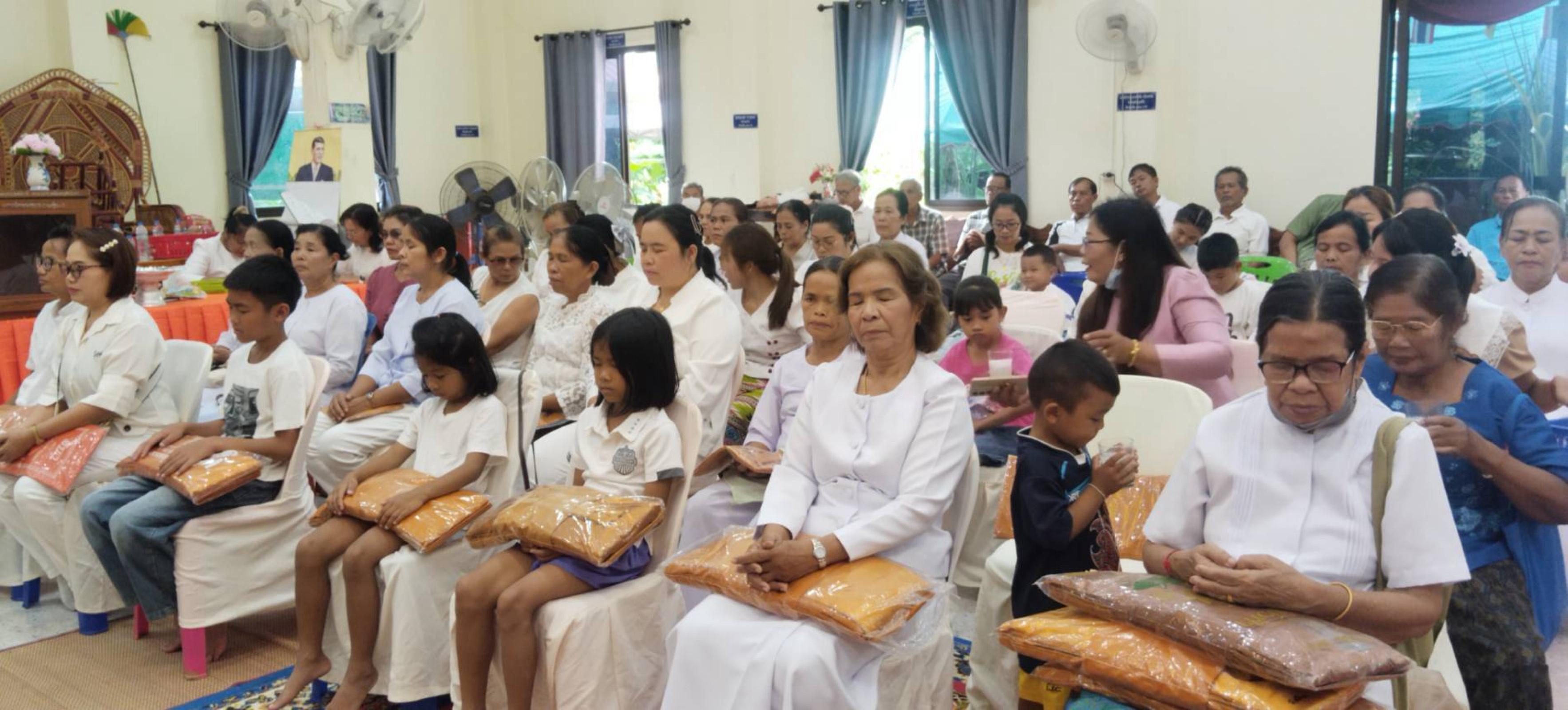 ภาพร่วมพิธีกรรมวัดหนองยาง