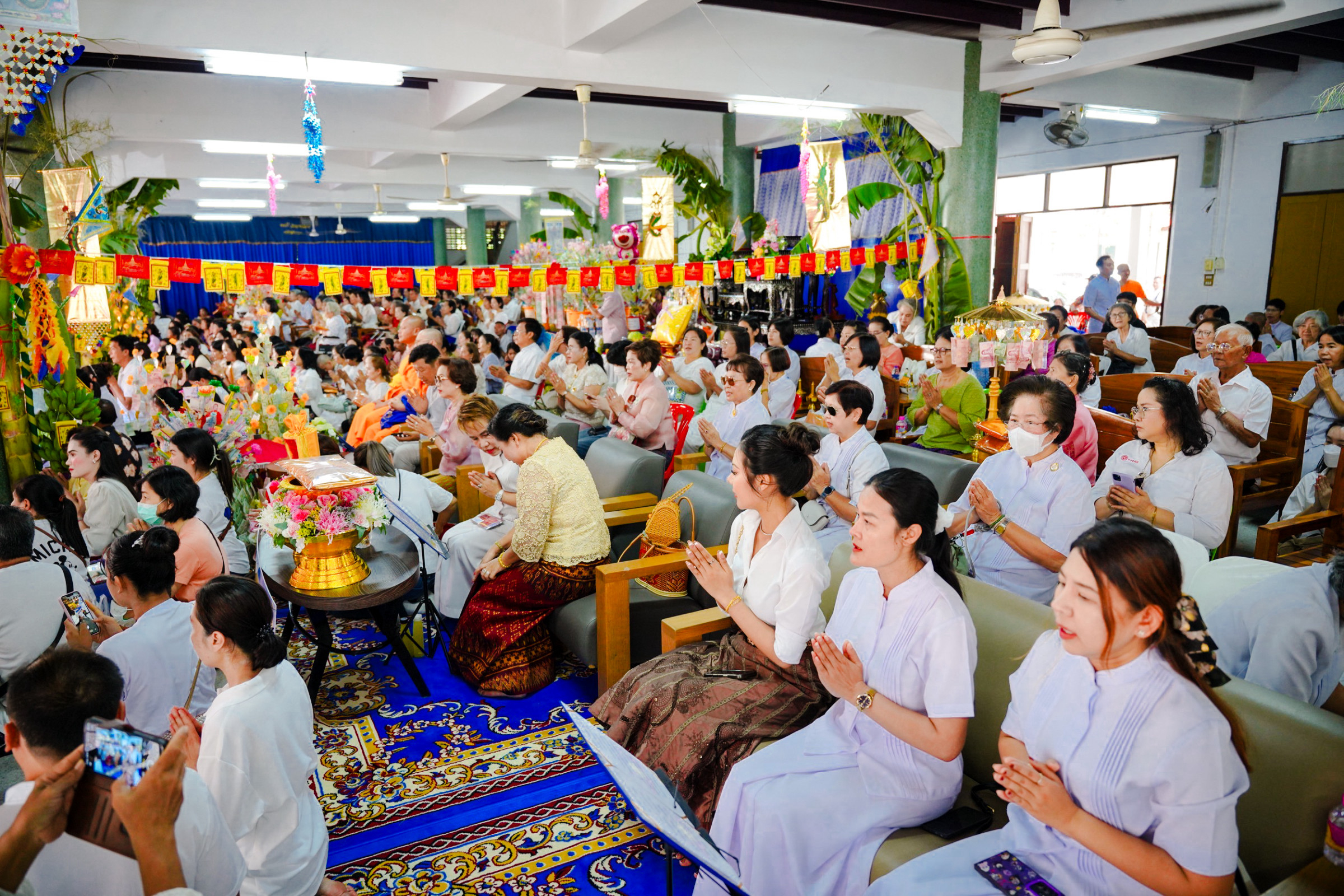 ภาพร่วมพิธีกรรมวัดกลางคลองสาม
