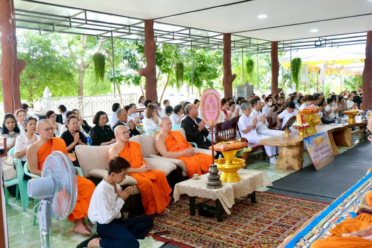 ภาพร่วมพิธีกรรมวัดพุทธชินวงศ์วนาราม