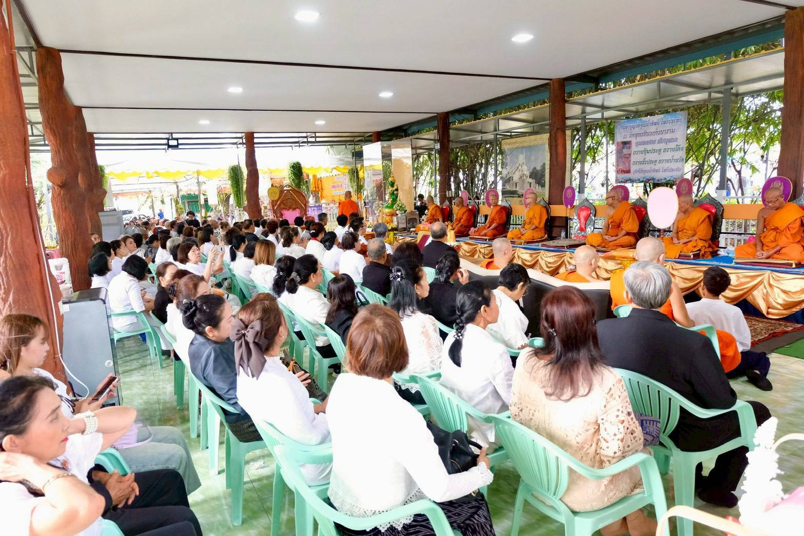 ภาพร่วมพิธีกรรมวัดพุทธชินวงศ์วนาราม