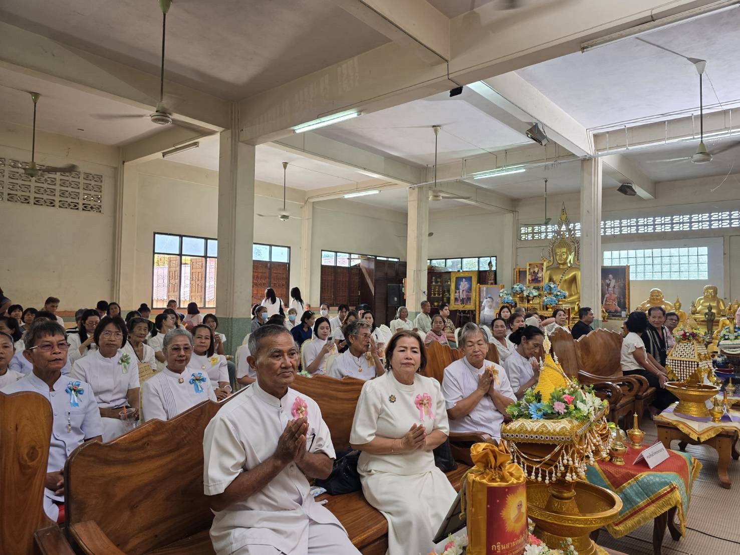 ภาพร่วมพิธีกรรมวัดสระไม้แดง