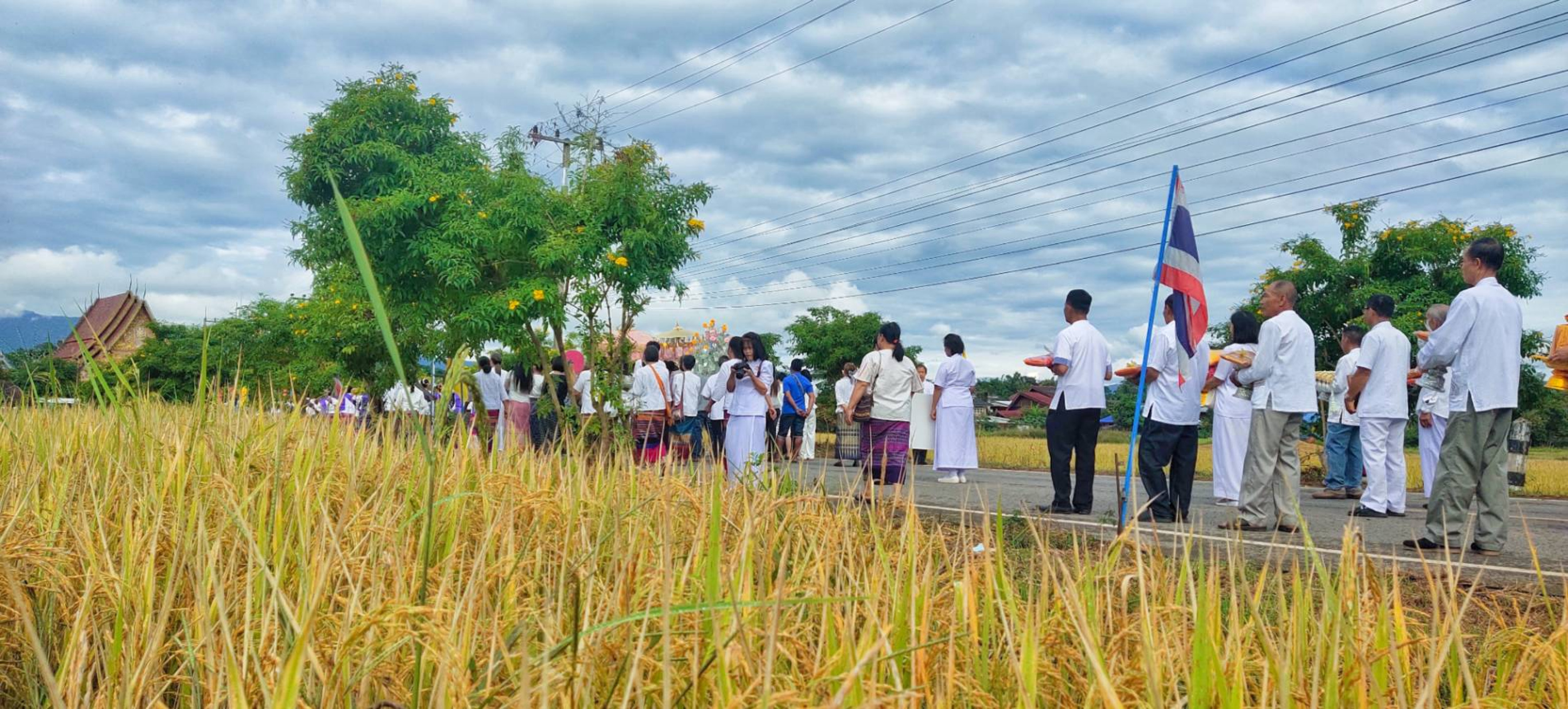 ภาพร่วมพิธีกรรมวัดหลวง